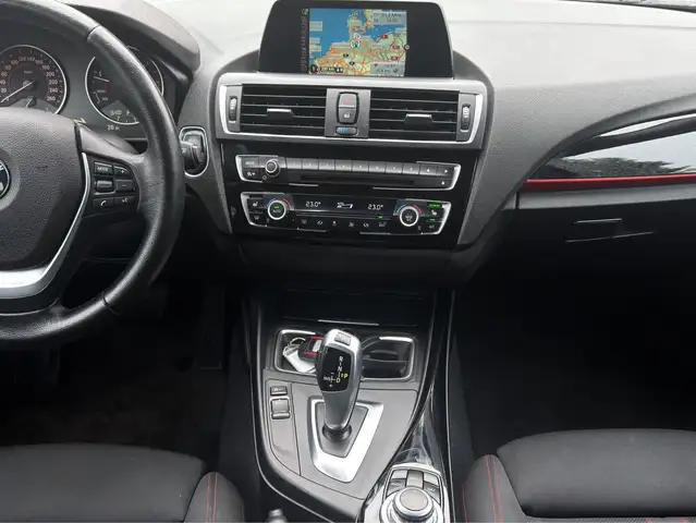 BMW 1 Series view 12