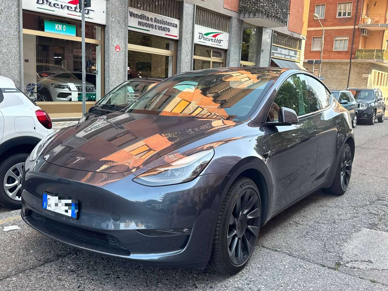 Tesla Model Y Long Range Dual Motor awd/Funzione Booster/Guida autonoma livello 2/Cerchi 20"