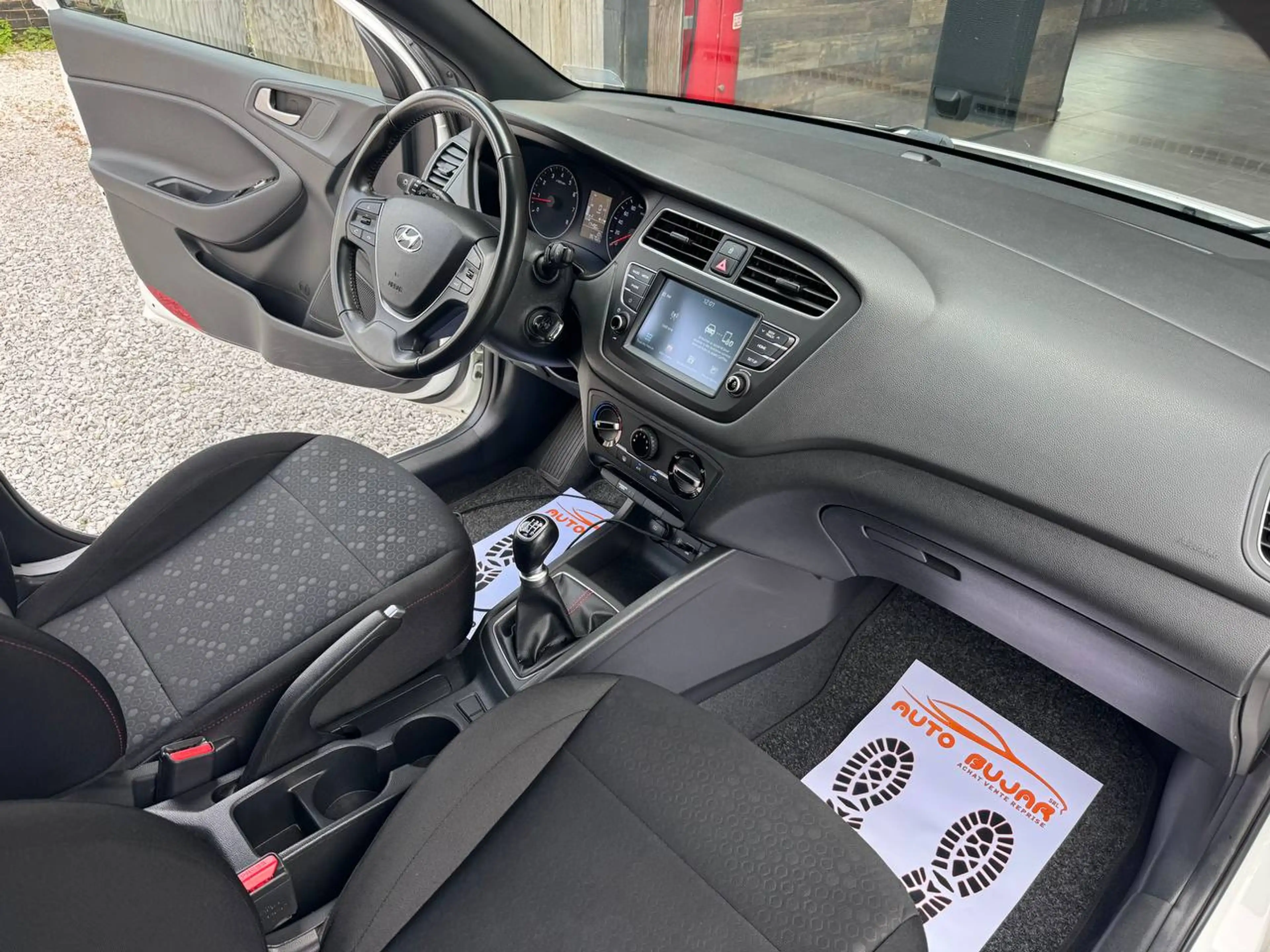 Hyundai i20 i20 1.2i **CAMERA + CARPLAY + CARNET COMPLET** — photo 12