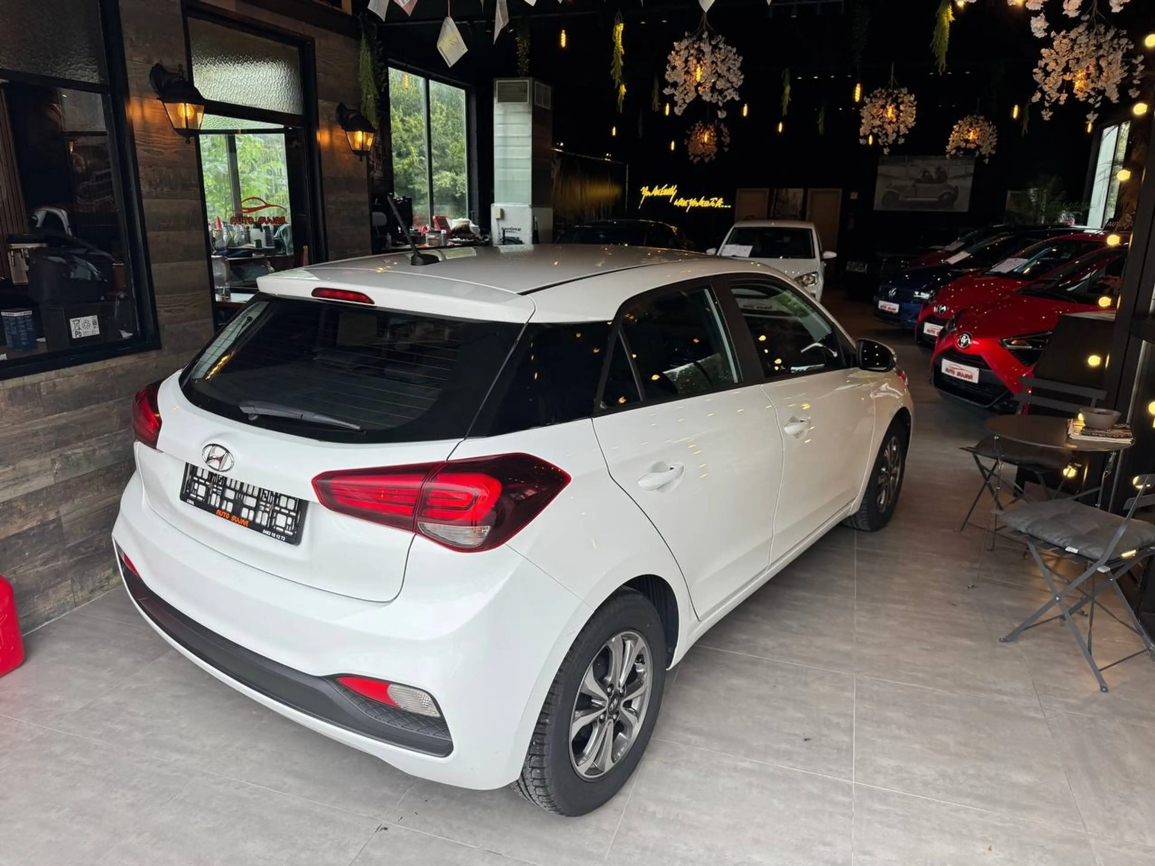 Hyundai i20 i20 1.2i **CAMERA + CARPLAY + CARNET COMPLET** — photo 7