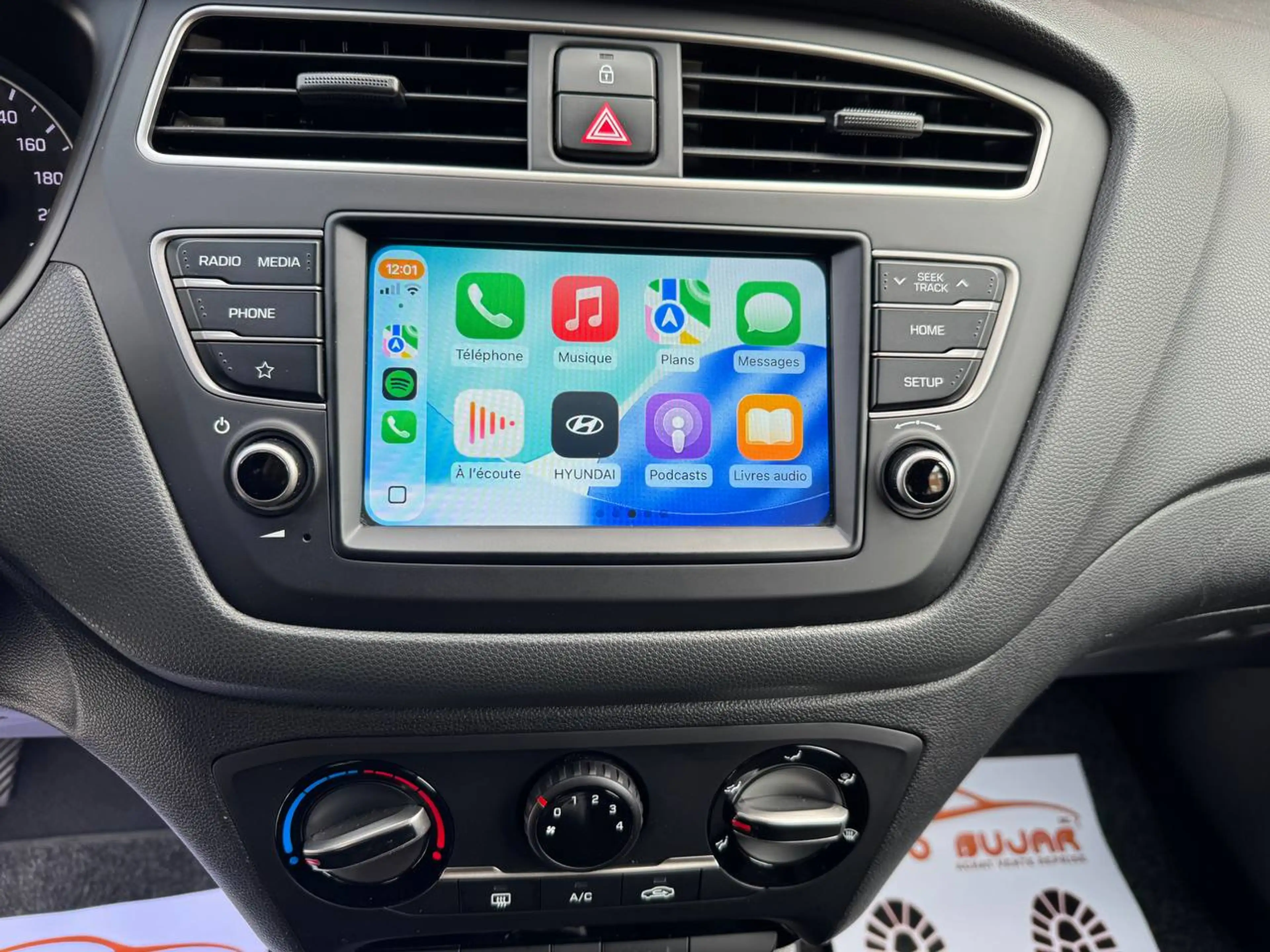 Hyundai i20 i20 1.2i **CAMERA + CARPLAY + CARNET COMPLET** — photo 10