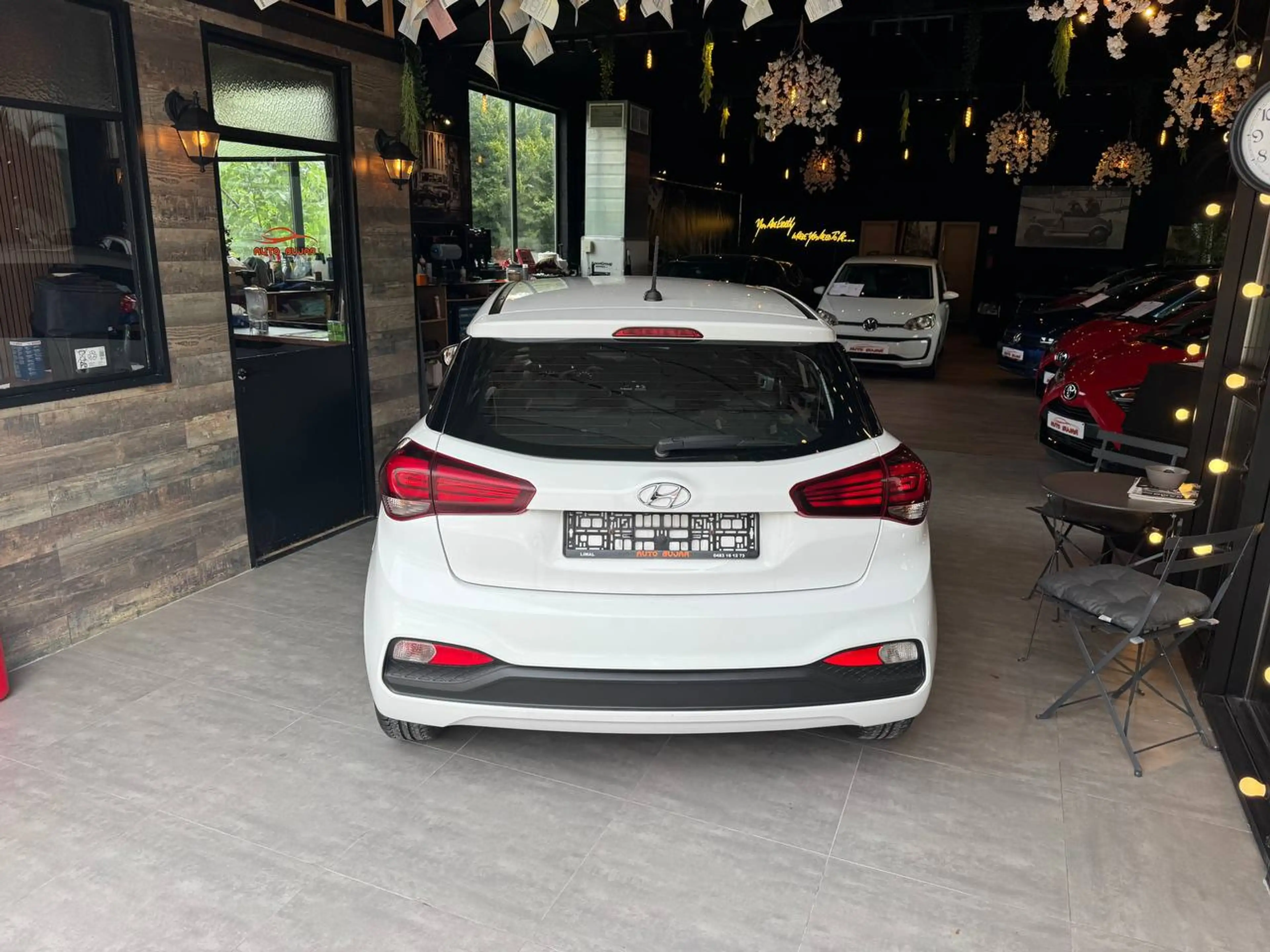 Hyundai i20 i20 1.2i **CAMERA + CARPLAY + CARNET COMPLET** — photo 6
