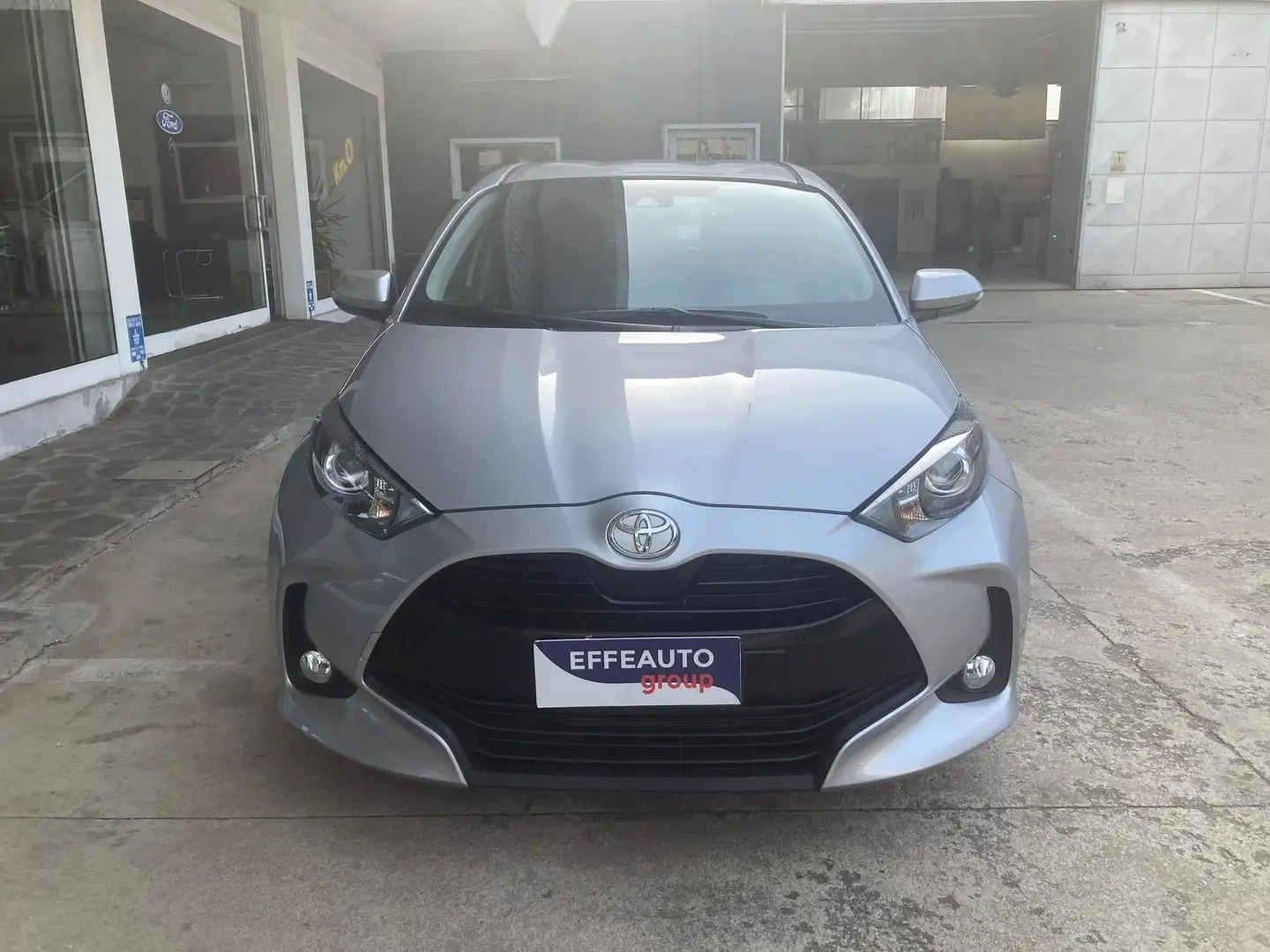 Toyota Yaris Yaris 1.0 Business x Neopatentati Argento - 1