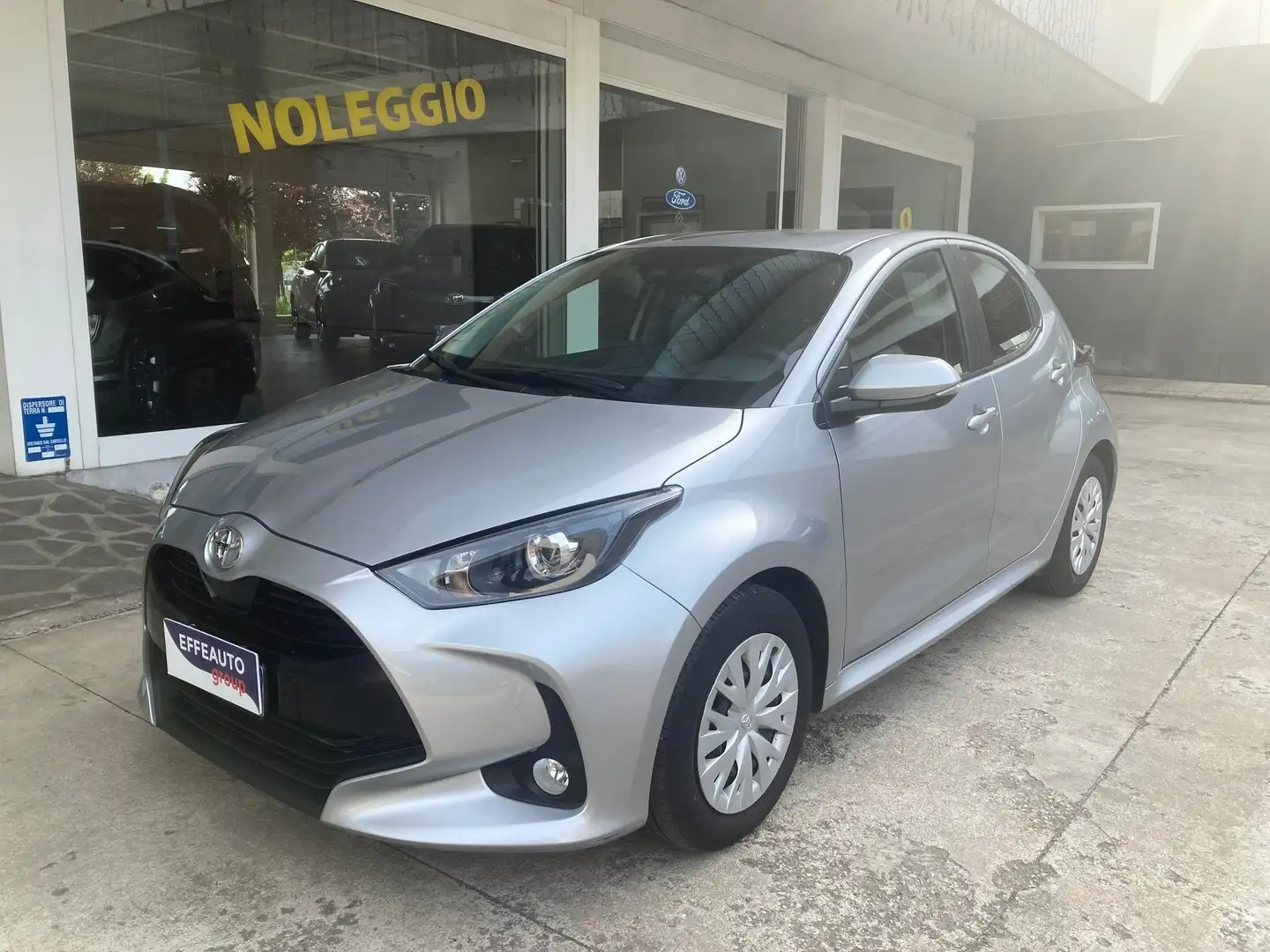 Toyota Yaris Yaris 1.0 Business x Neopatentati Argento - 2