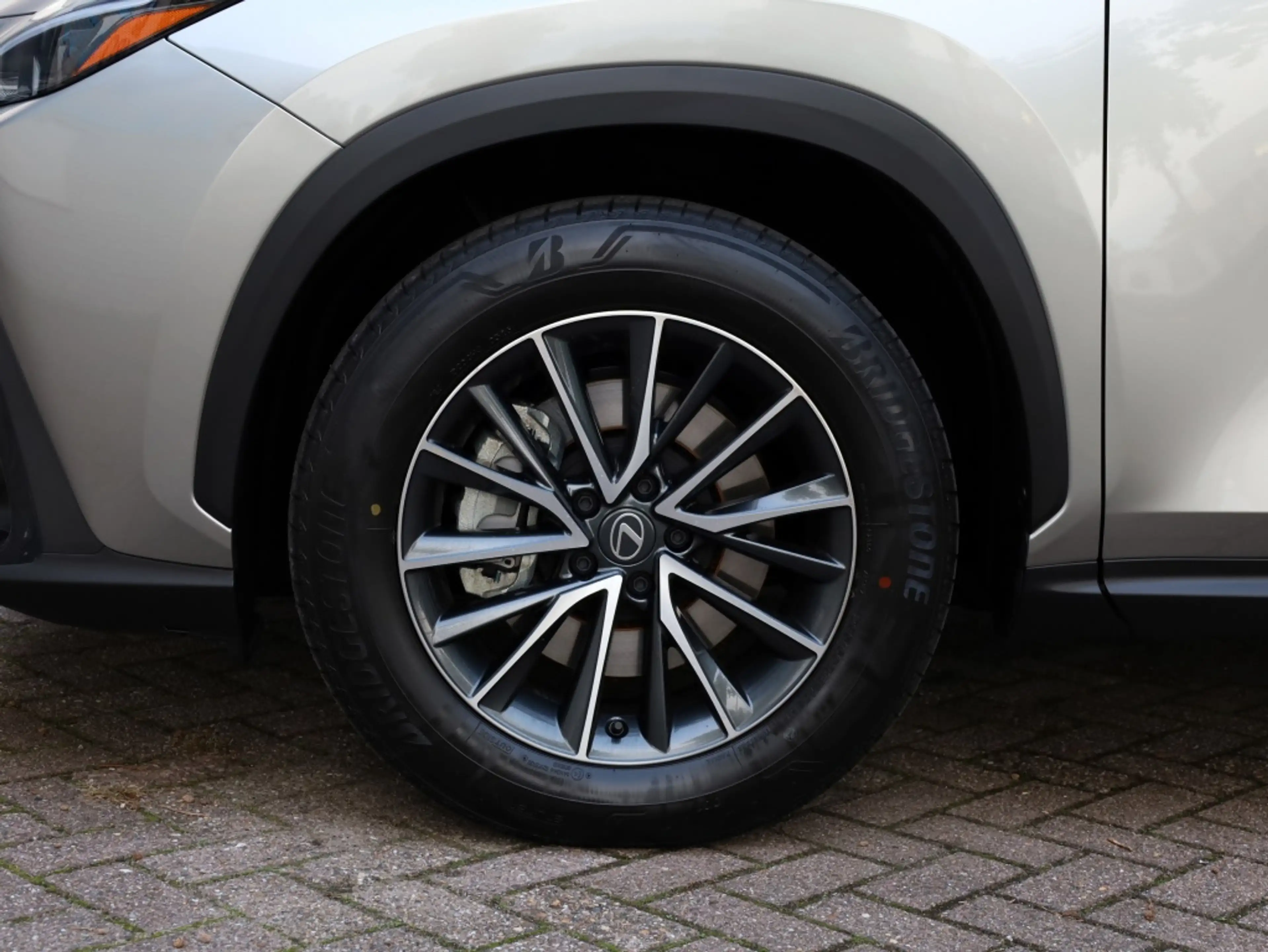 Lexus NX 450h+ AWD Luxury Line | Panoramadak | 360 Camera | Stoel — photo 8