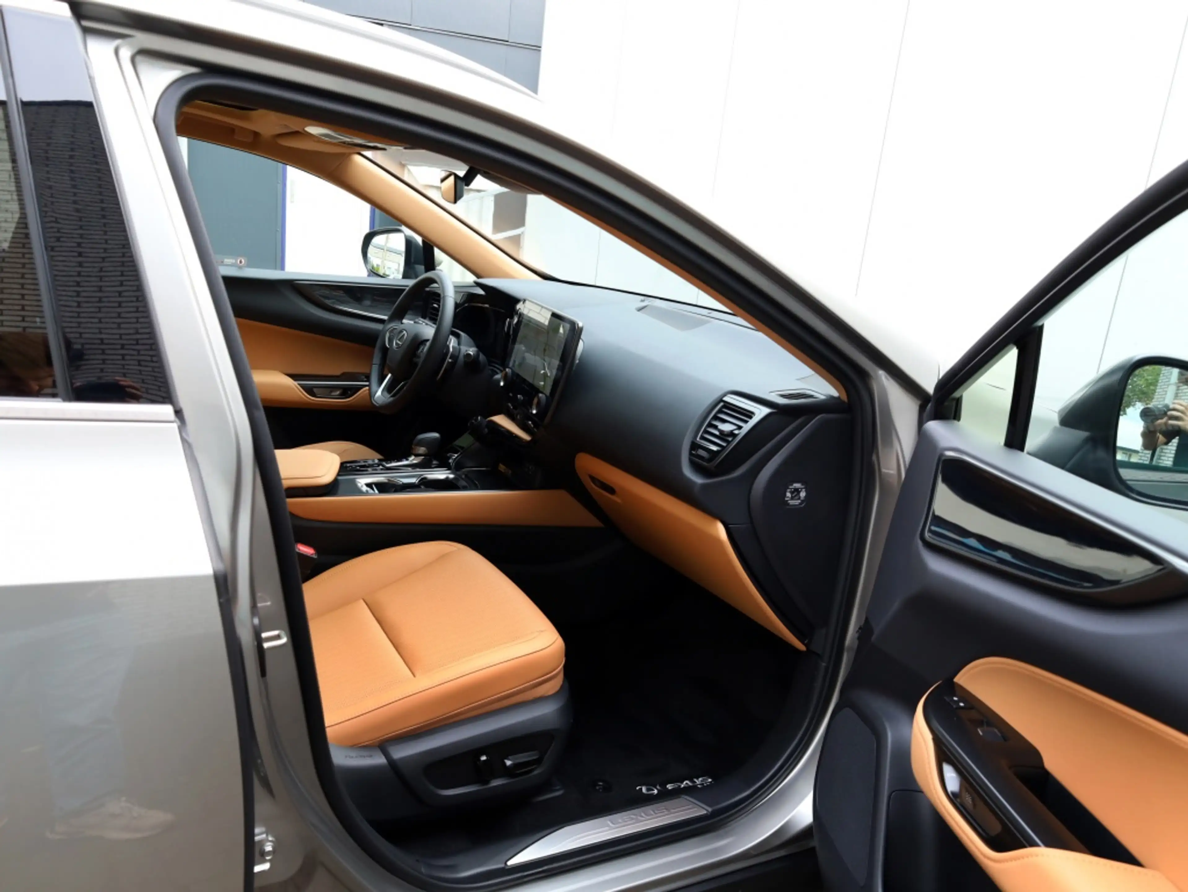 Lexus NX 450h+ AWD Luxury Line | Panoramadak | 360 Camera | Stoel — photo 12