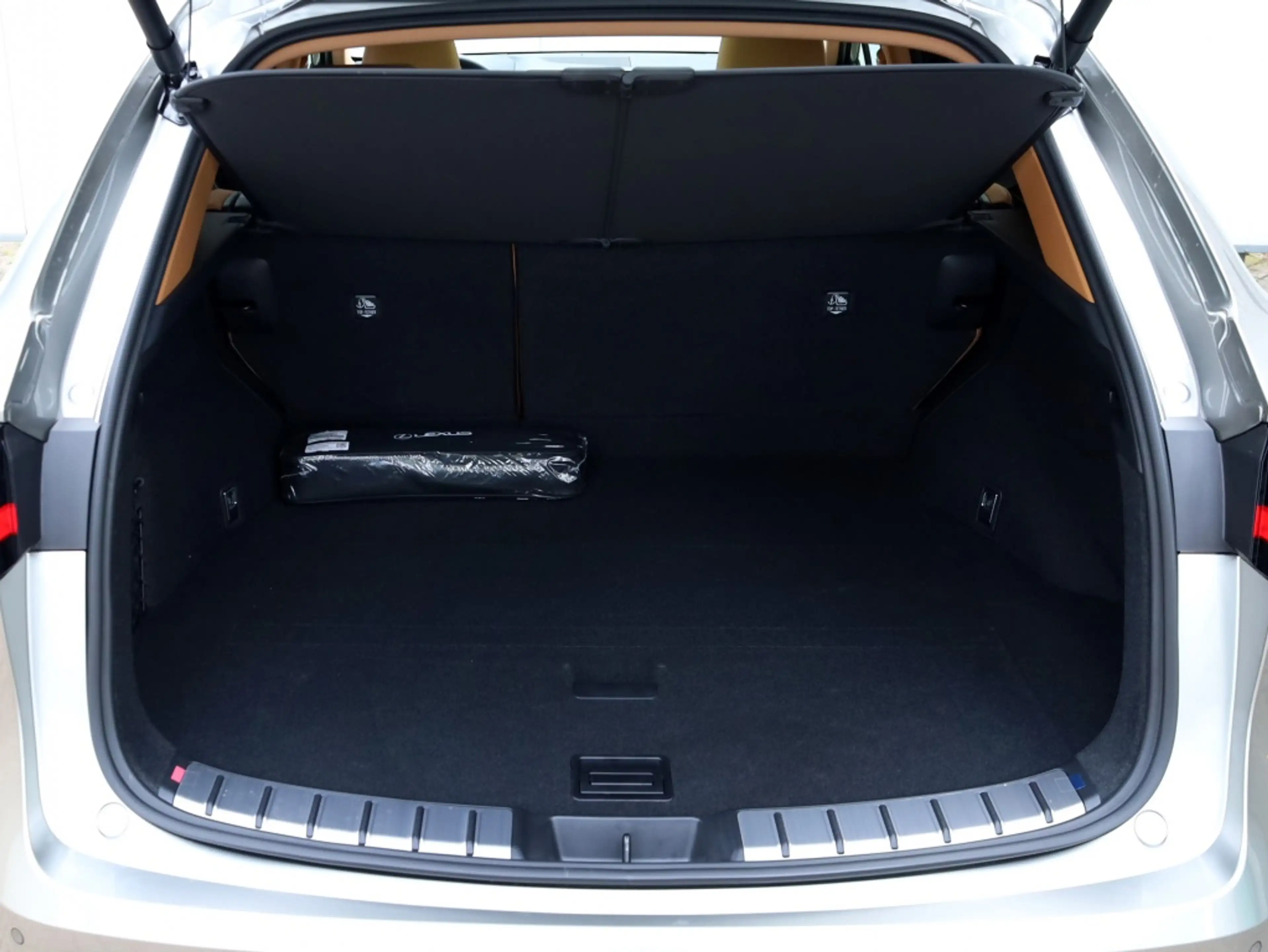 Lexus NX 450h+ AWD Luxury Line | Panoramadak | 360 Camera | Stoel — photo 35