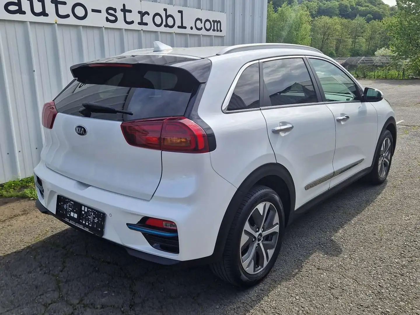 Kia Niro 64kWh long Range Gold Aut. Weiß - 2