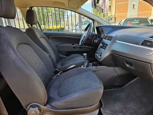 Fiat Grande Punto view 7