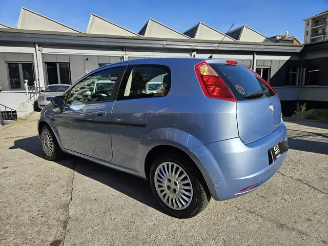 Fiat Grande Punto view 3
