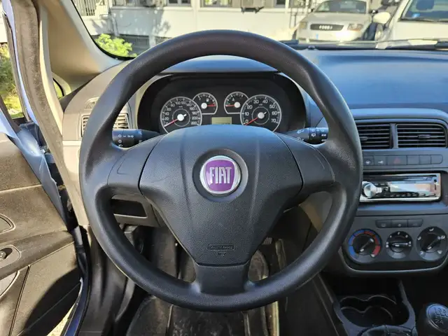 Fiat Grande Punto view 9
