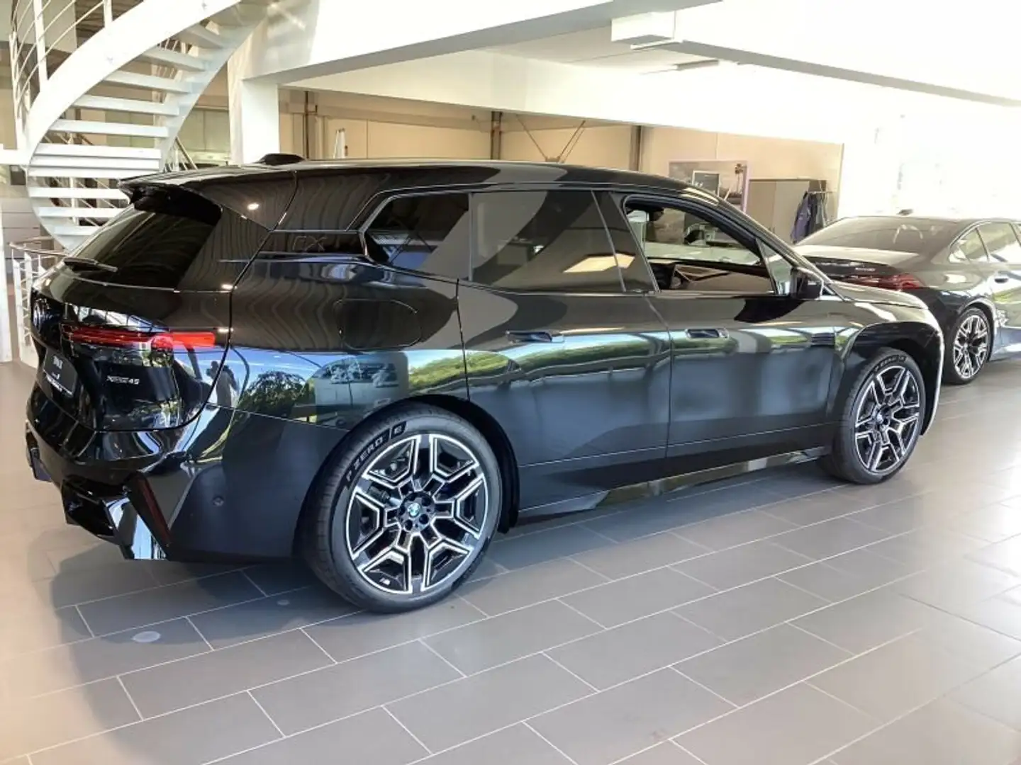 BMW iX xDrive45 M Sportpaket *SOFORT VERFÜGBAR* Noir - 2