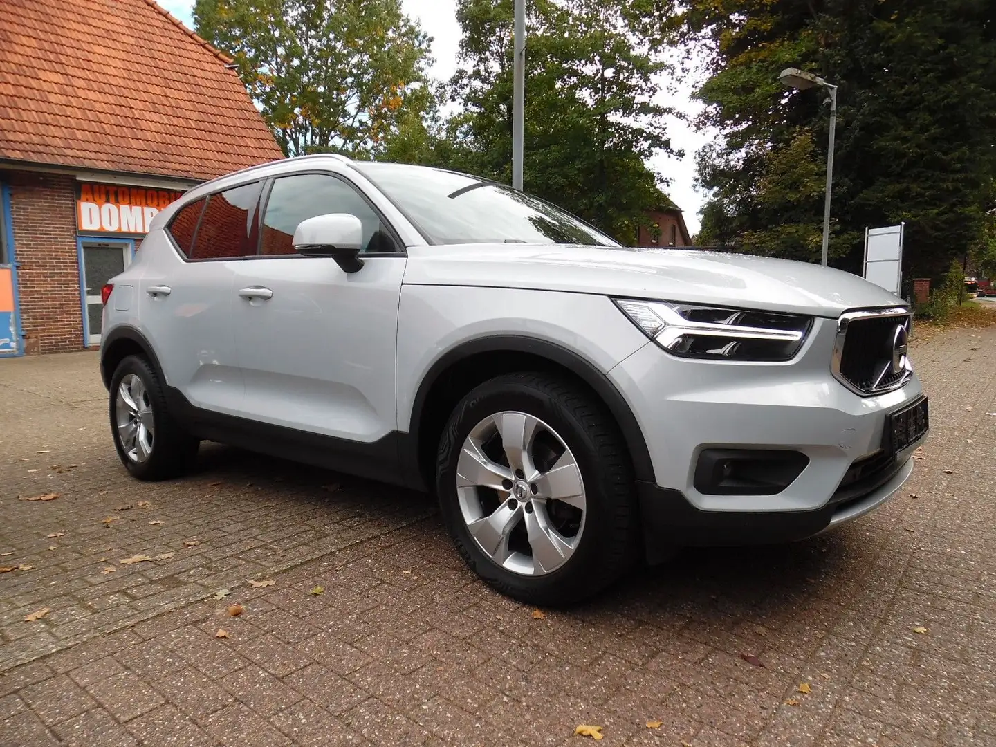 Volvo XC40 XC40 Momentum Pro 2WD*AHK*Navi*SZH Silber - 1