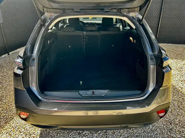 Peugeot 308 view 11