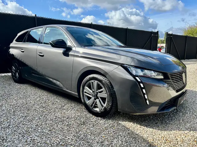 Peugeot 308 view 5