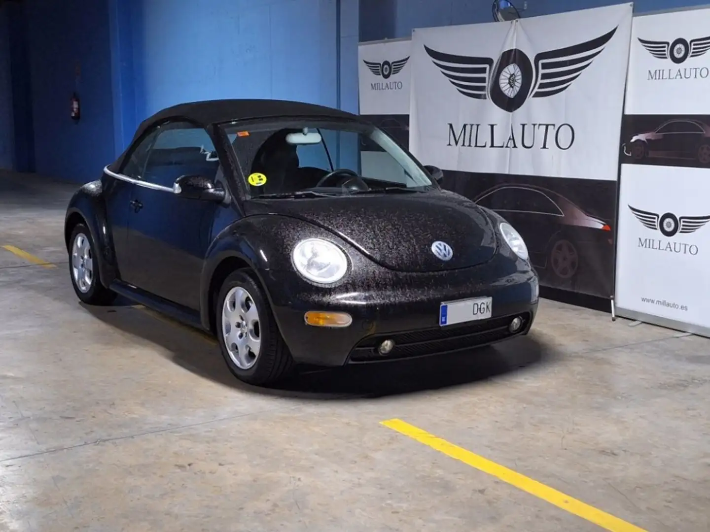 Volkswagen Beetle Cabrio 2.0 Negro - 1