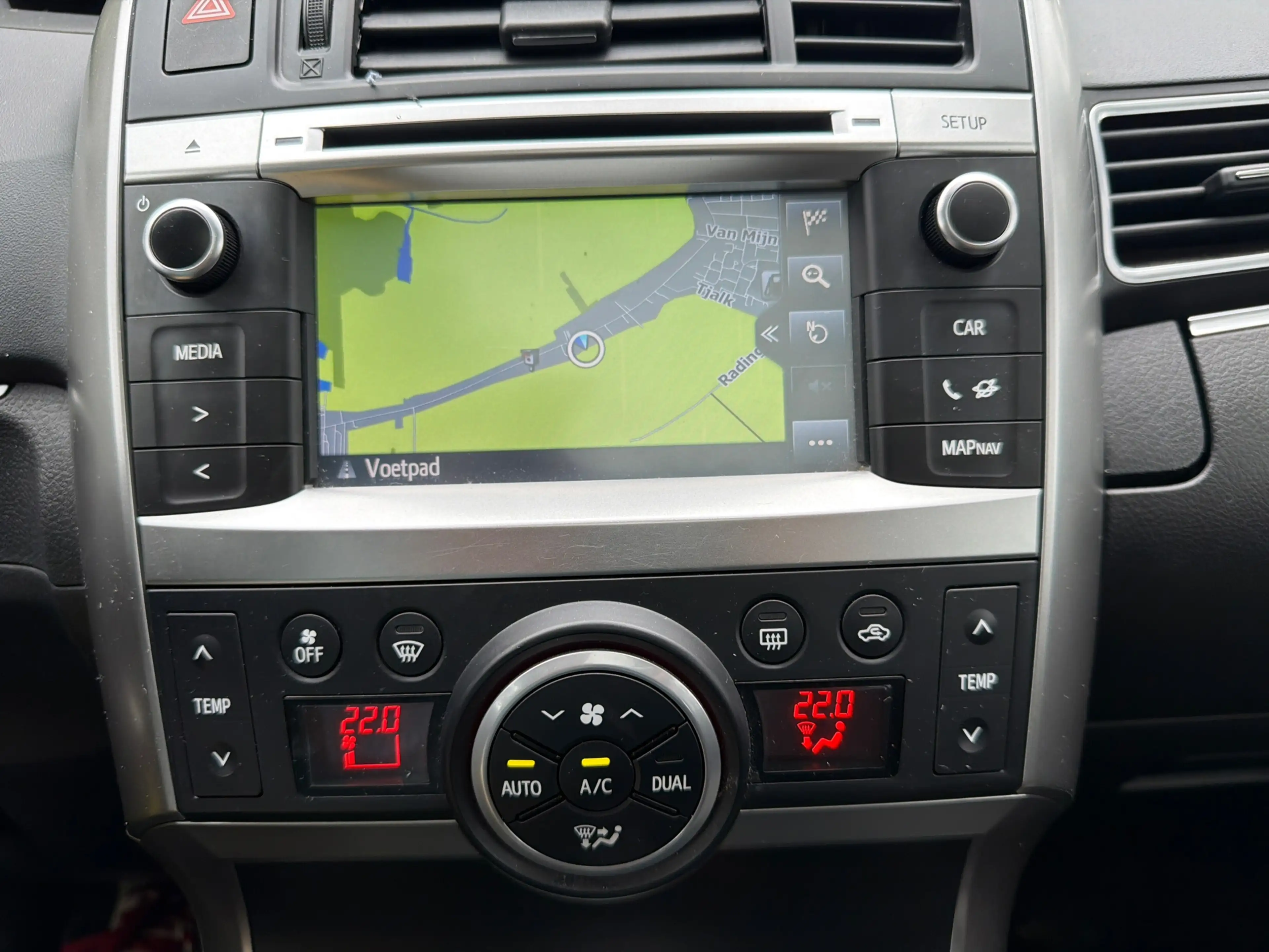 Toyota Verso 1.8 VVT-i Aspiration — photo 14