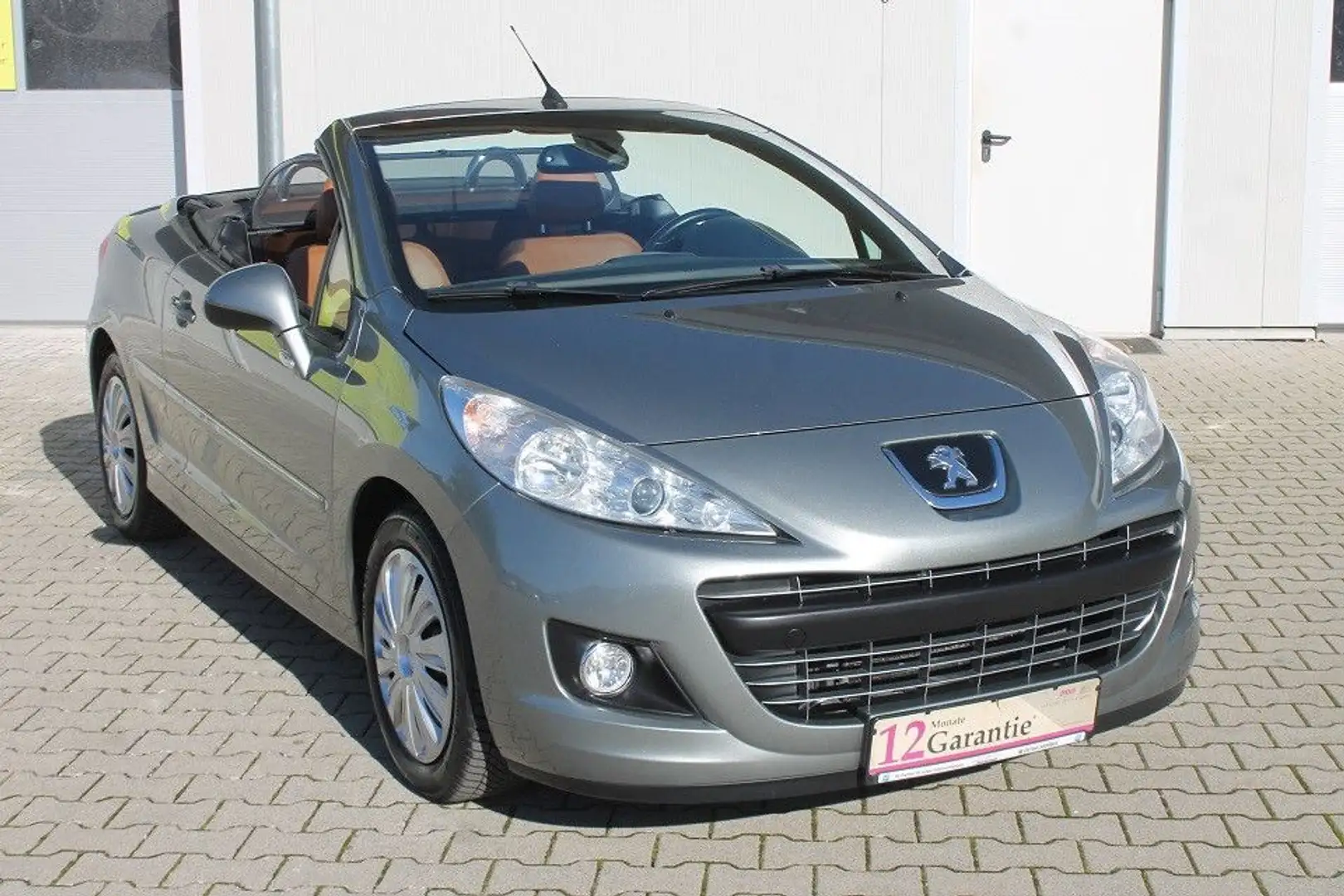 Peugeot 207 CC,Top Ausst.,wenig Km,Leder uvm,Finanz Gris - 2