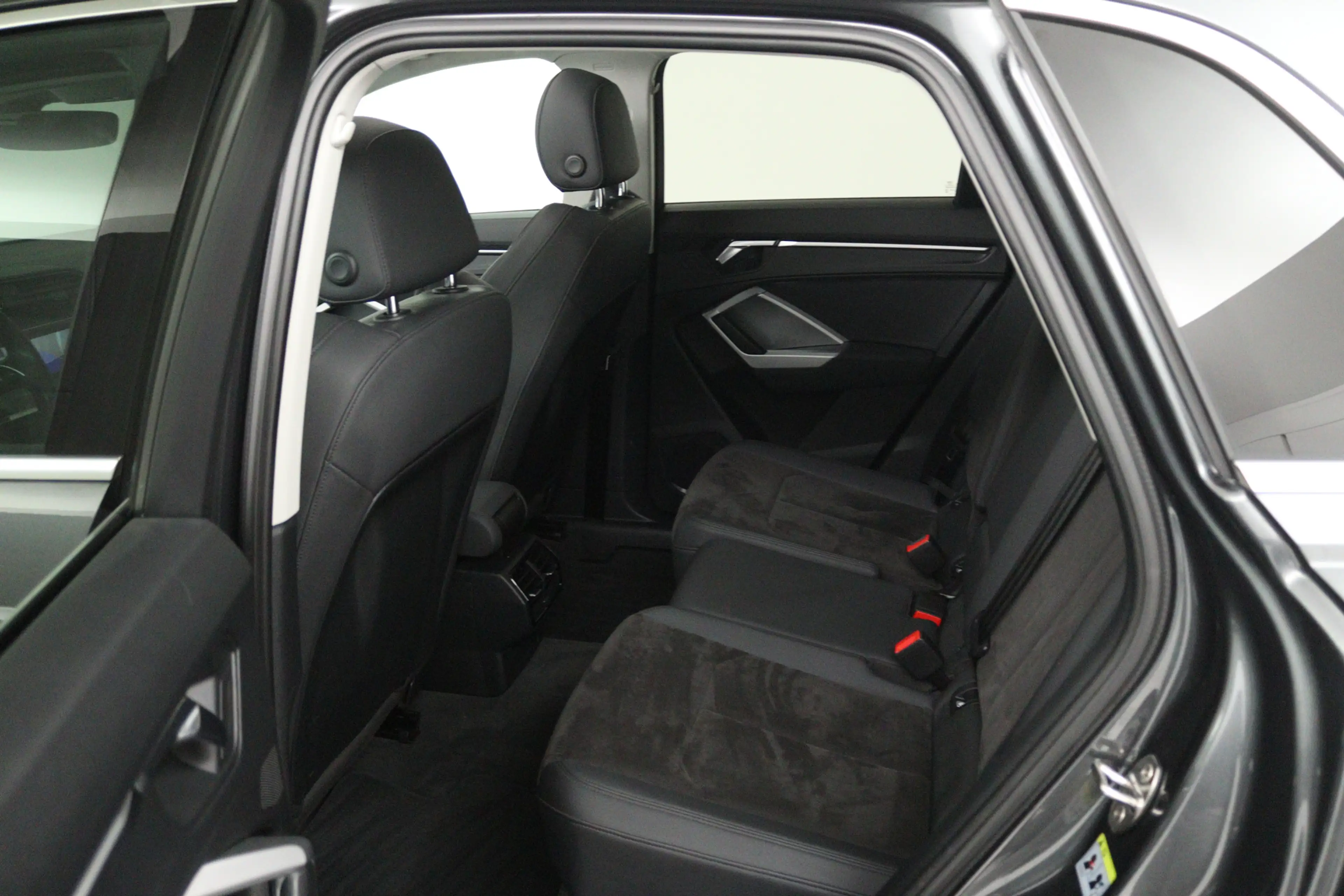 Audi Q3 35 TFSI Pro Line S (PANORAMADAK, TREKHAAK, STOELVE — photo 24