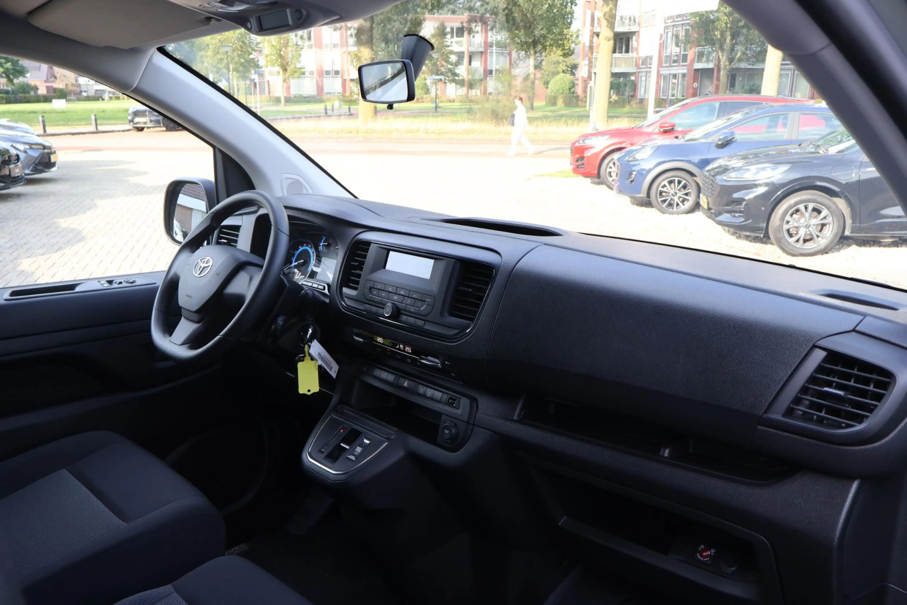 Toyota Proace Electric Verso LONG EXTRA RANGE DYNAMIC 75KWH 8-PE — photo 18