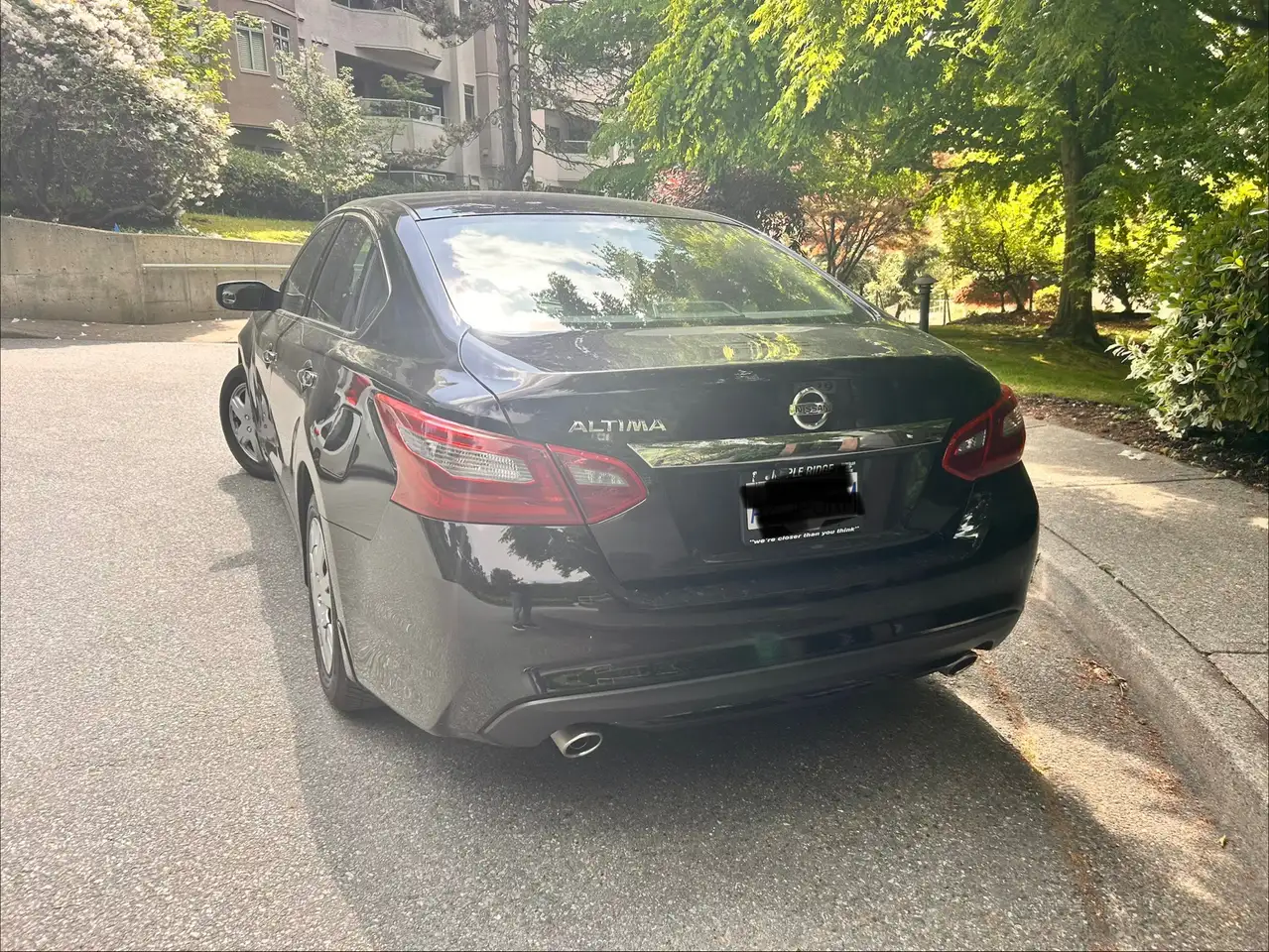 Nissan Altima снимка Nissan Altima