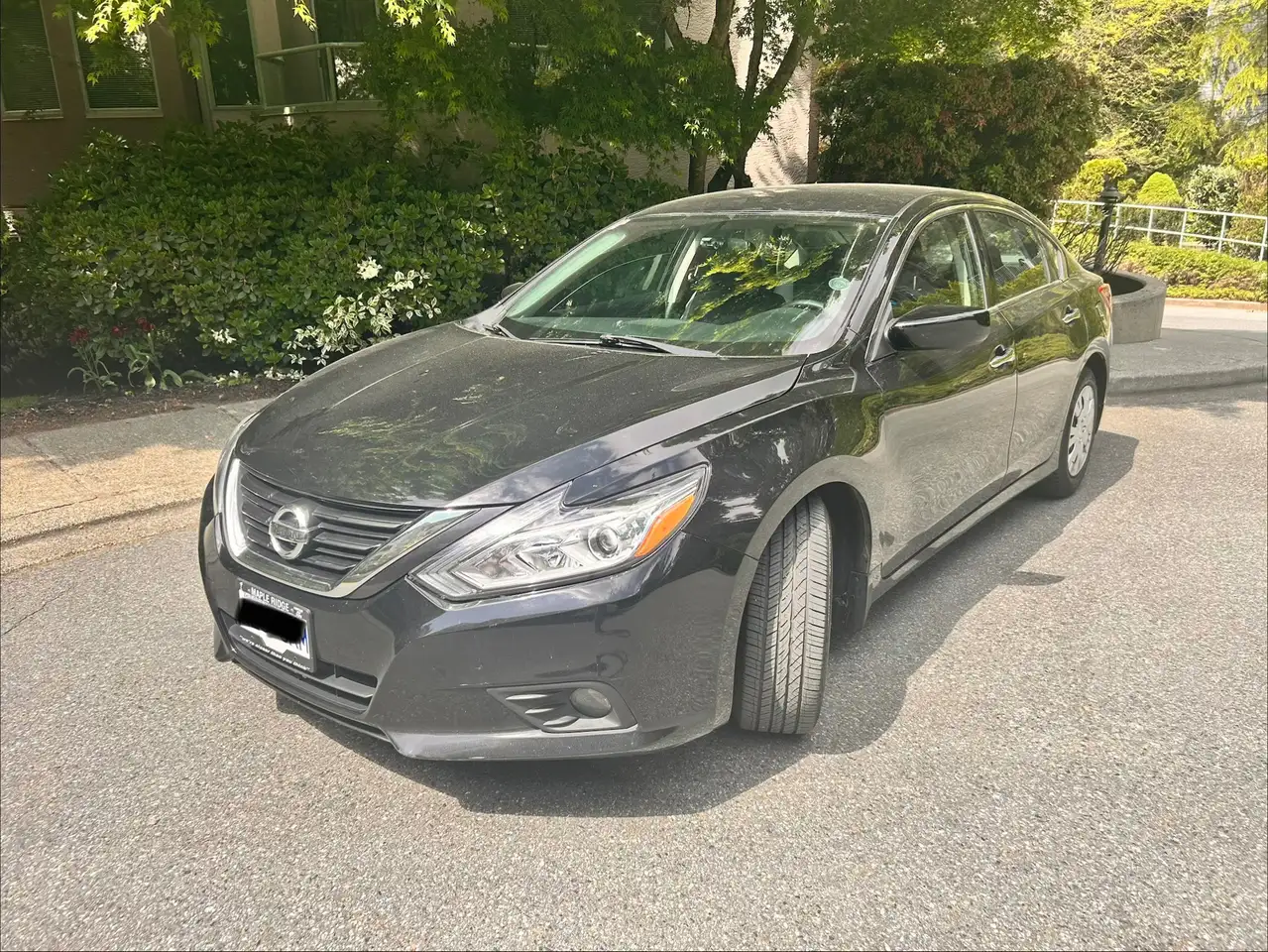 Nissan Altima снимка Nissan Altima