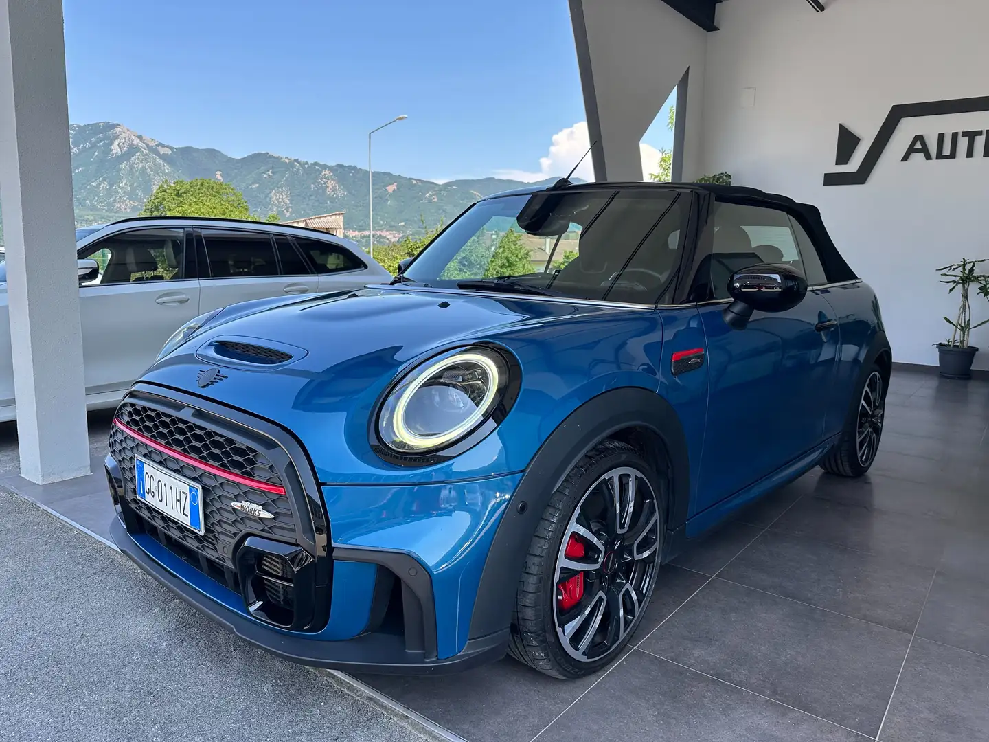 MINI John Cooper Works Cabrio Mini Cabrio 2.0 JCW auto Bleu - 1