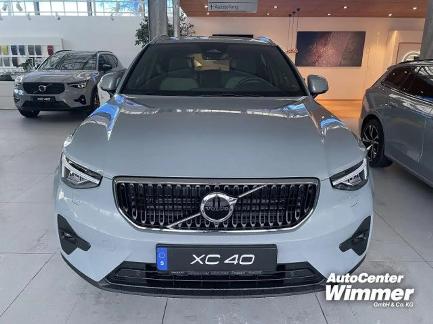 Volvo XC40 B4 B DKG Core Park+Winter+Licht uvm. Navi LED Gris - 2