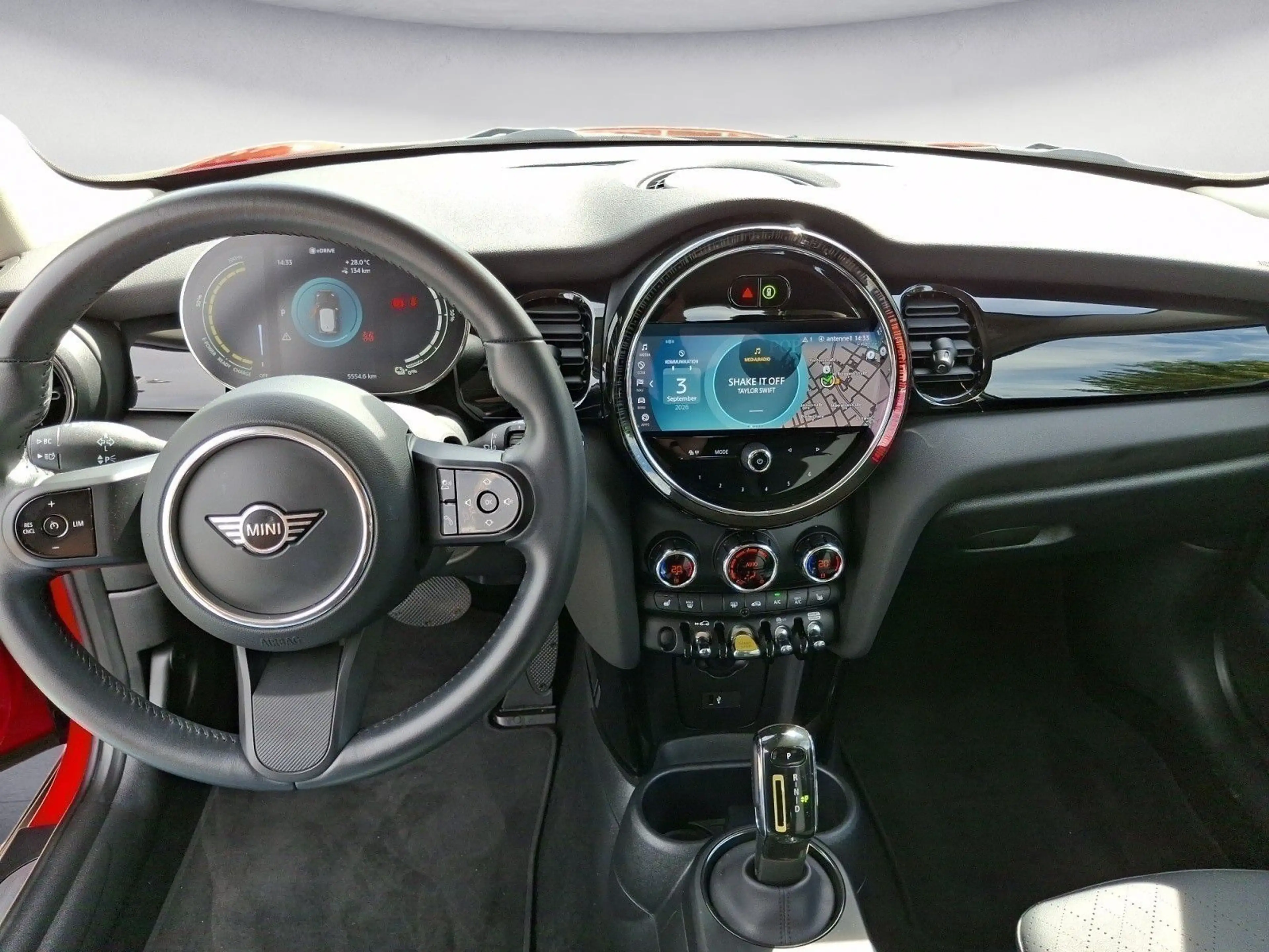 MINI Cooper SE . Classic Trim Leder Navi Sportsitze LE — photo 13