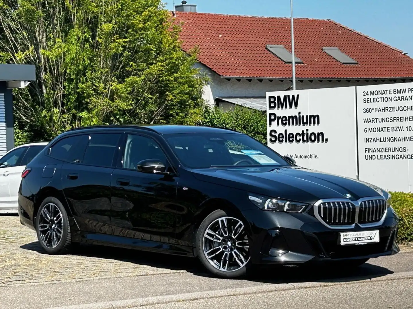 BMW 540 d T.xDr.M Sport HUD ACC Standh.SuView.B/W AHK Schwarz - 2
