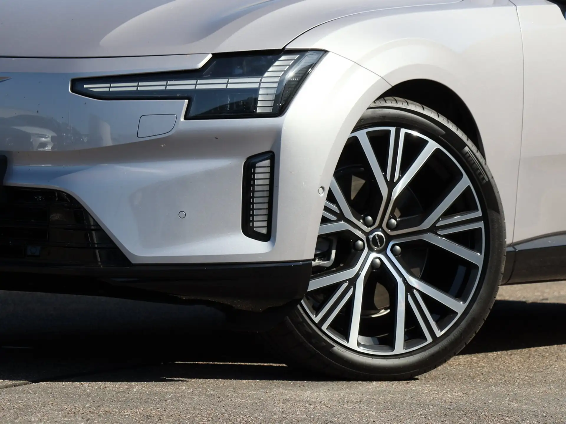 볼보 Volvo ES90 Single Motor 2026 회색 사진 3