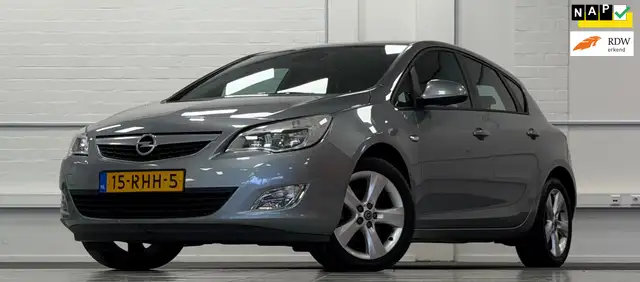 Opel Astra 1.4 Turbo Edition 140pk 17"LM Trekhaak PDC Navigat