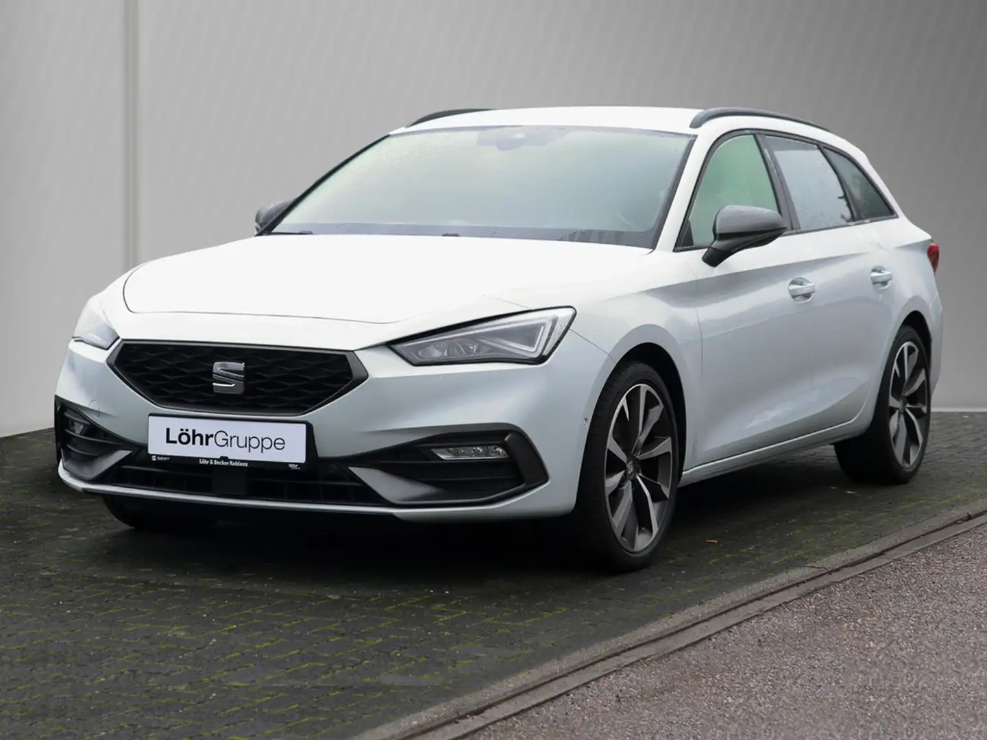 SEAT Leon ST 1.5 eTSI DSG FR Navi/RFK/LED Weiß - 2
