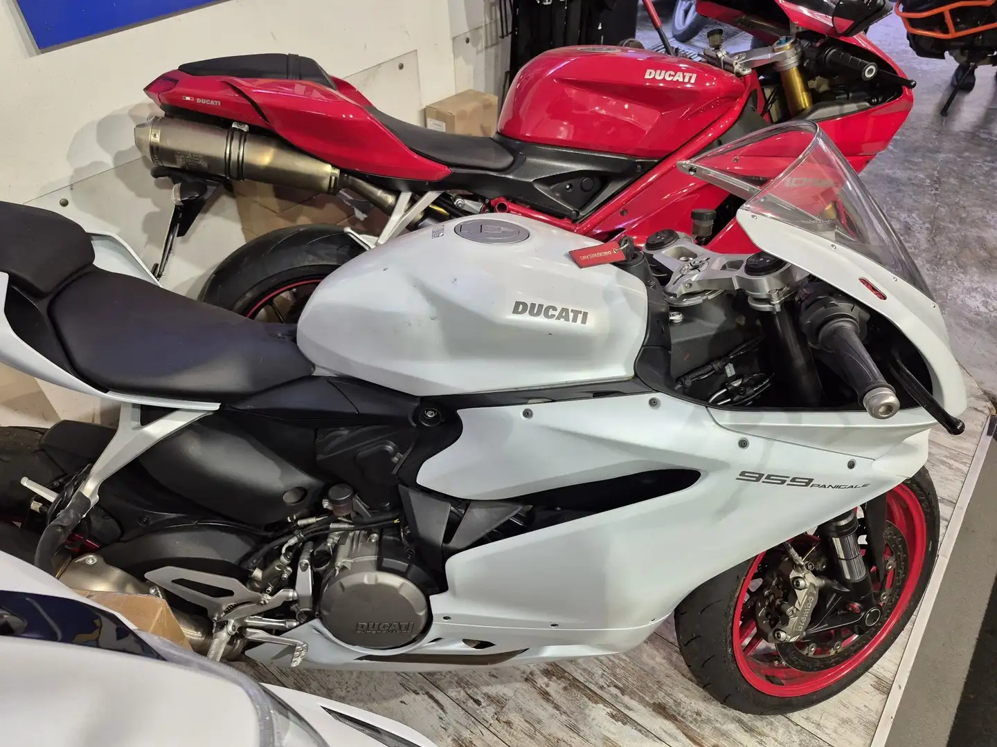 Ducati 959 Panigale Bílá - 2