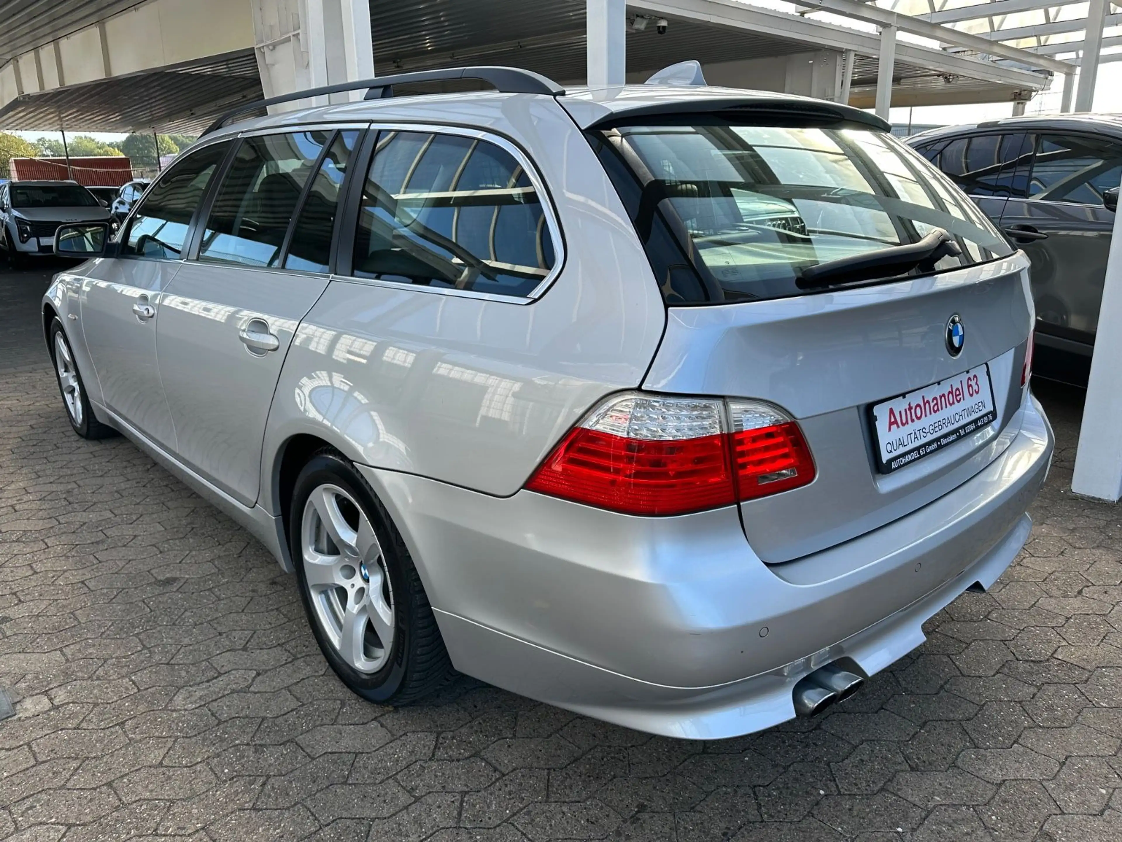 BMW 530 d Touring*Exclusive*16/9 Navi*Bi-Xenon*Pano*B — photo 12