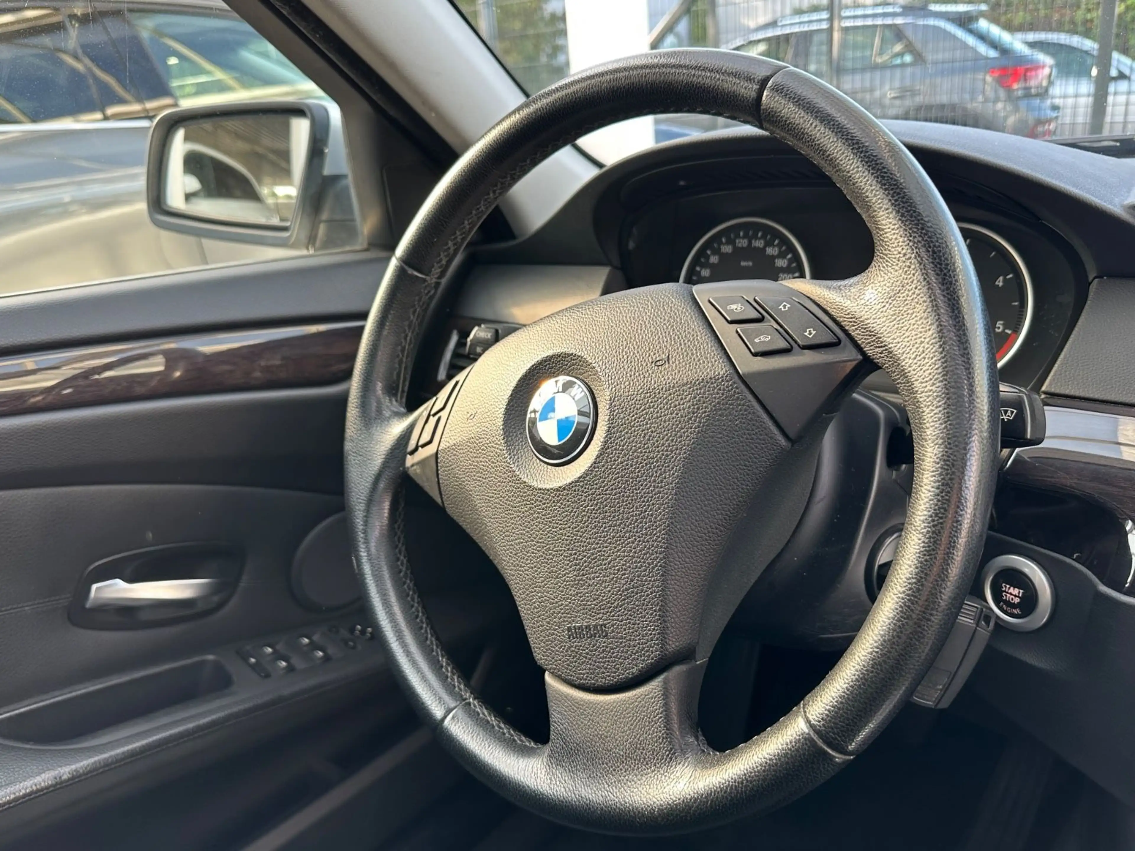 BMW 530 d Touring*Exclusive*16/9 Navi*Bi-Xenon*Pano*B — photo 7