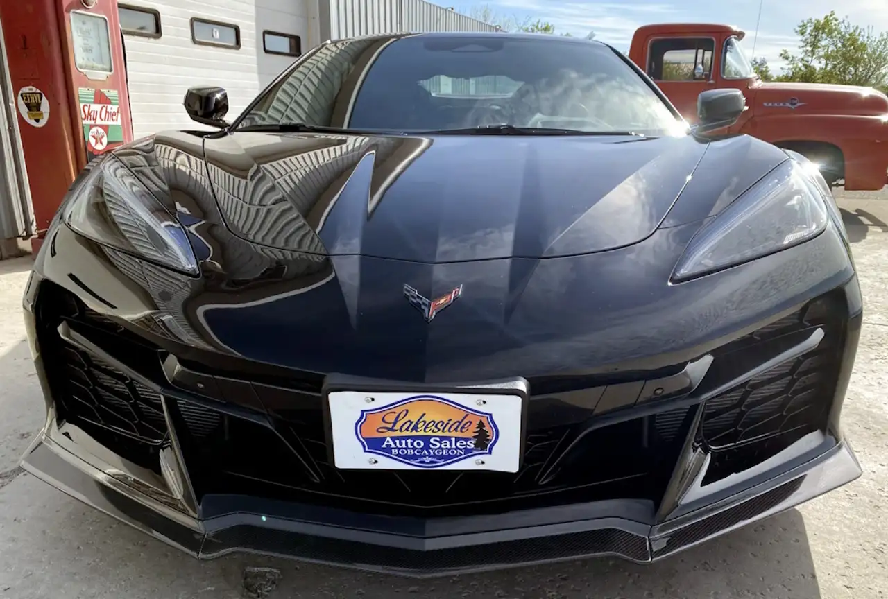 Chevrolet Corvette снимка Chevrolet Corvette