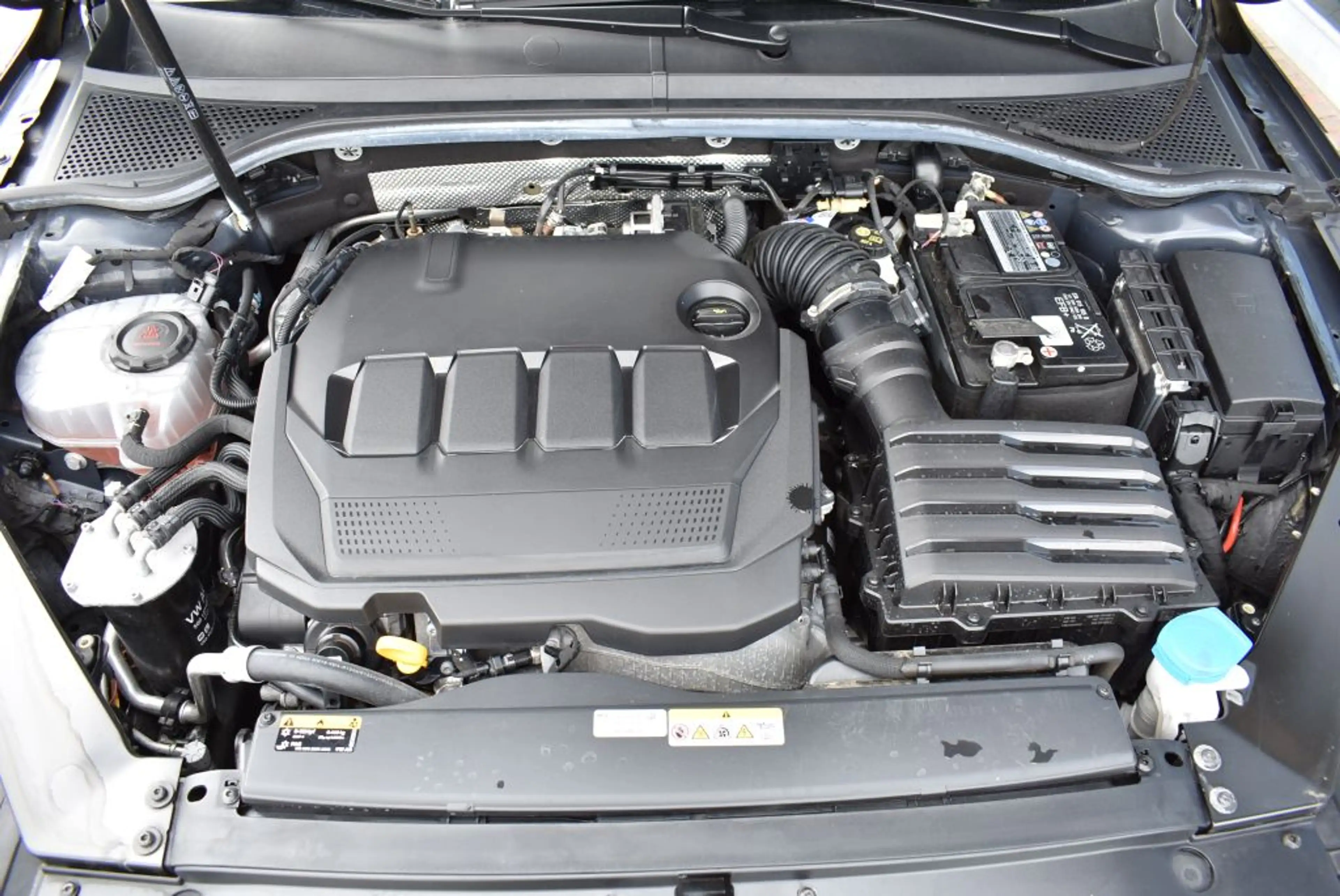 Volkswagen Passat Variant 2.0 TDI DSG Business DSG-Autom. LED-Matrix Navi Al — photo 10