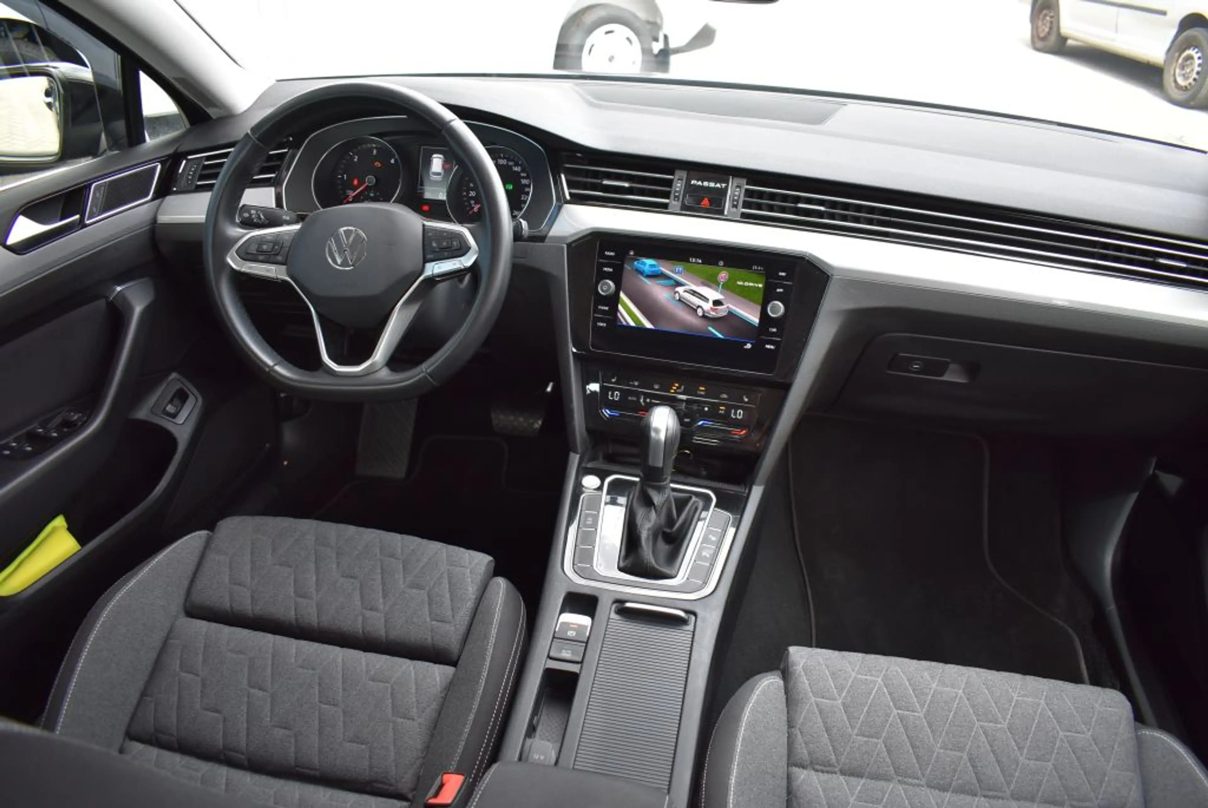 Volkswagen Passat Variant 2.0 TDI DSG Business DSG-Autom. LED-Matrix Navi Al — photo 7