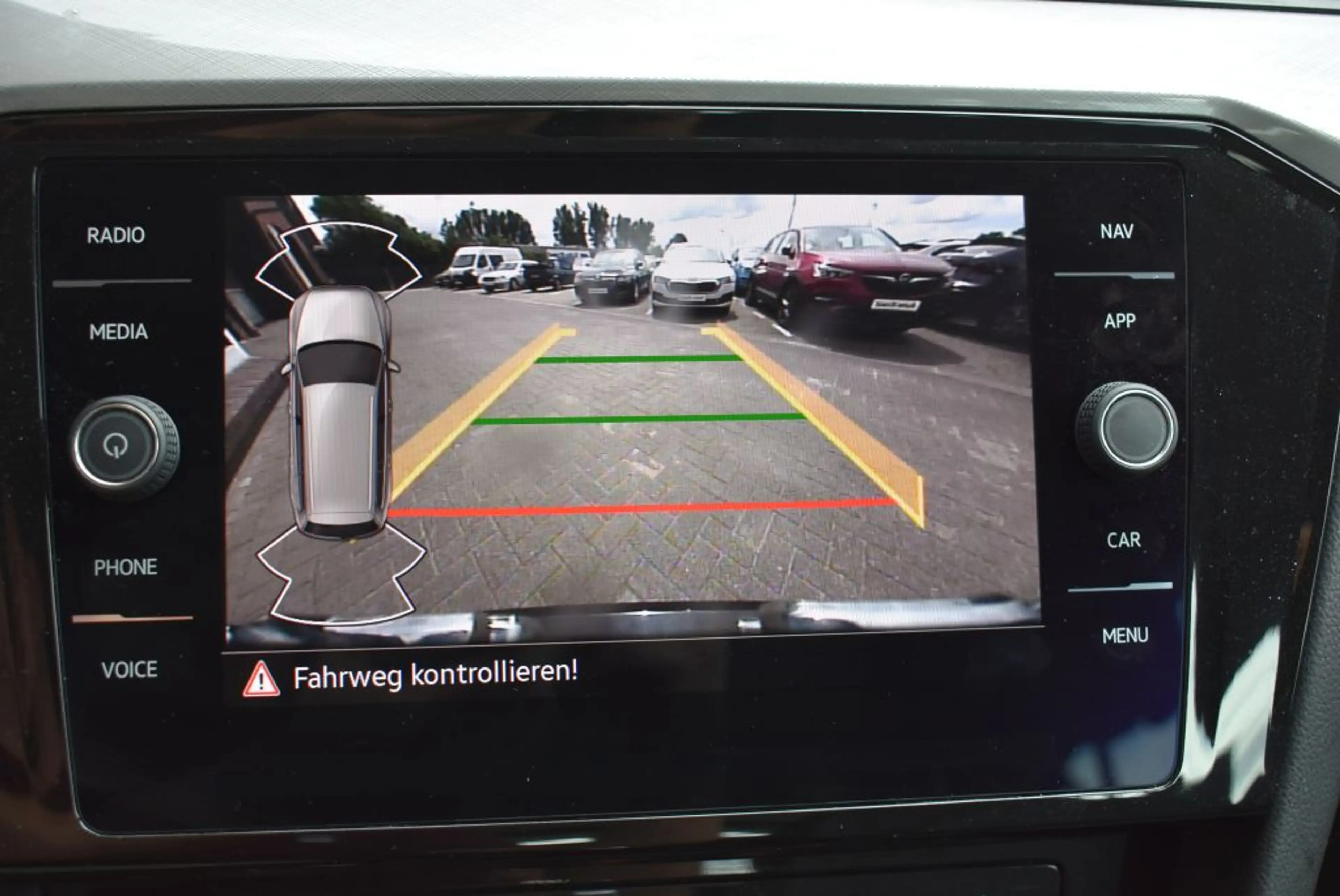 Volkswagen Passat Variant 2.0 TDI DSG Business DSG-Autom. LED-Matrix Navi Al — photo 14