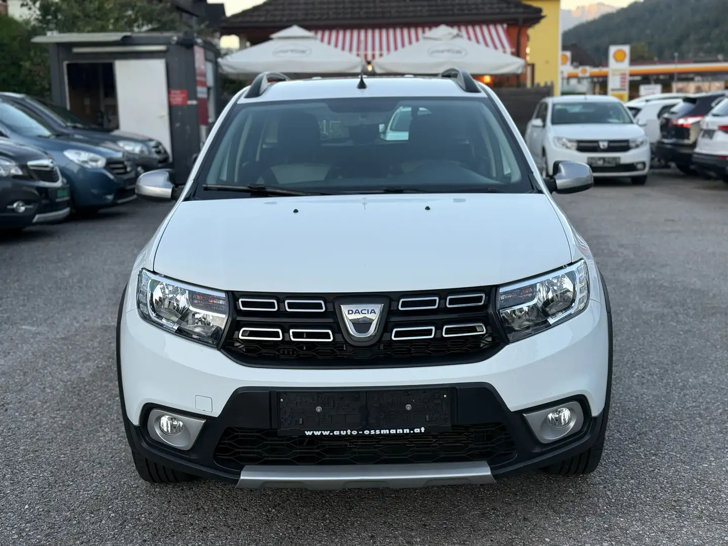 Dacia Logan Stepway TCe TÜV NEU Anhängerk. Navi Weiß - 2