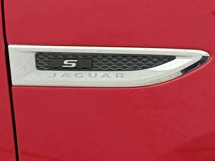 Jaguar E-Pace 2019, foto 31