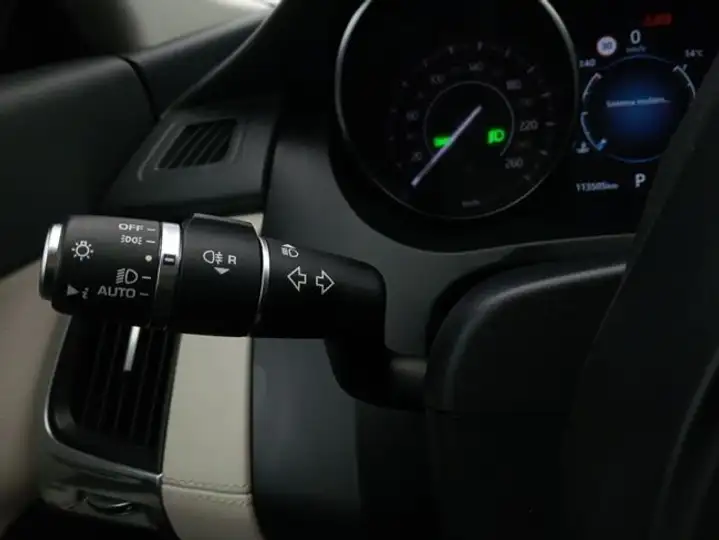 Jaguar E-Pace 2019, foto 20