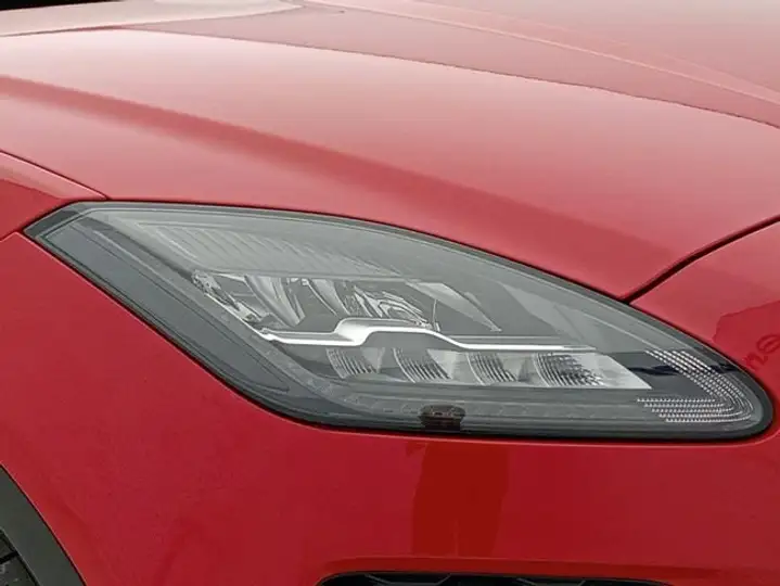 Jaguar E-Pace 2019, foto 27