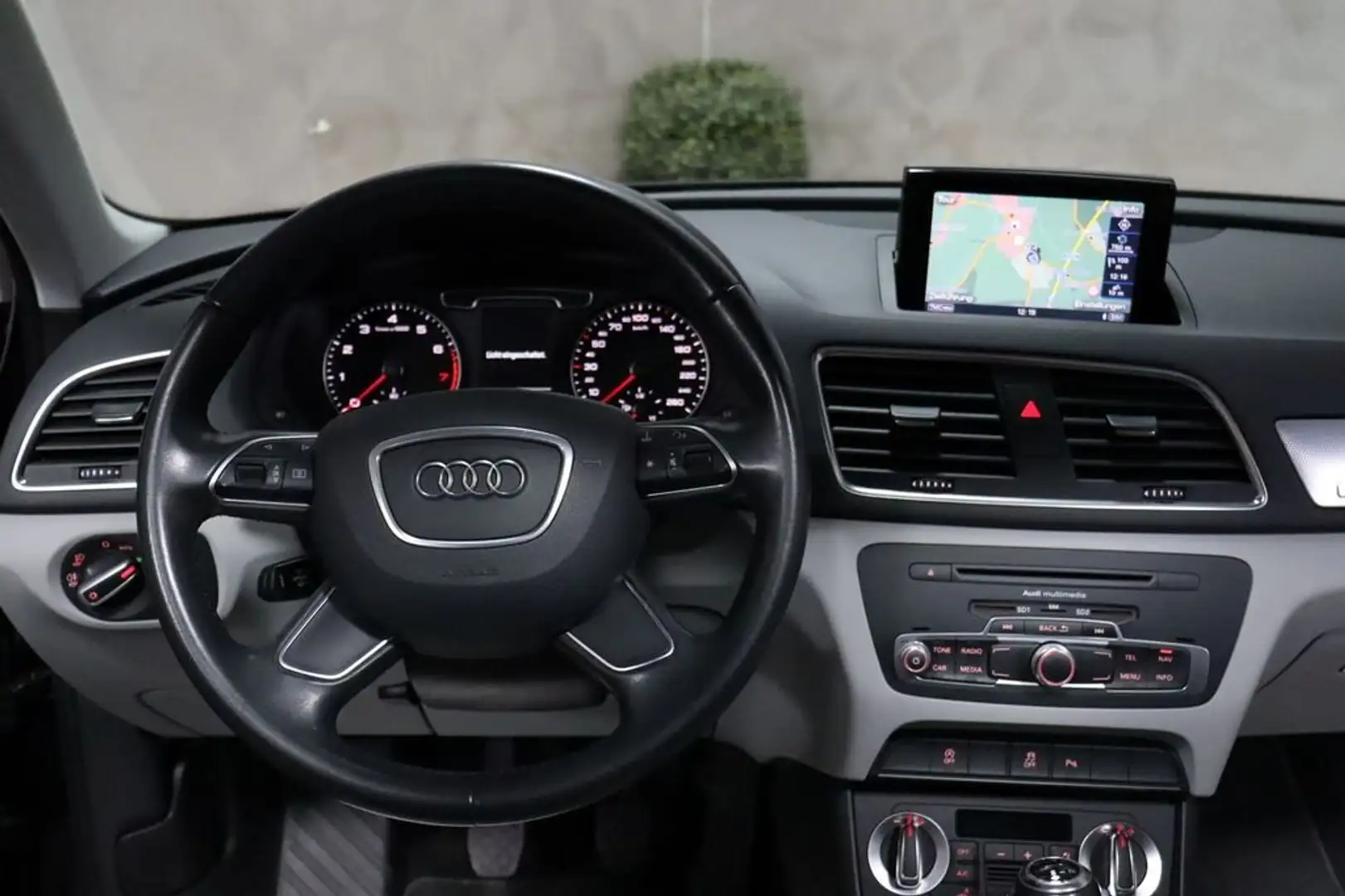 Audi Q3 2.0 TFSI quattro XENON PANO NAVI CUIR SHZ Bleu - 2
