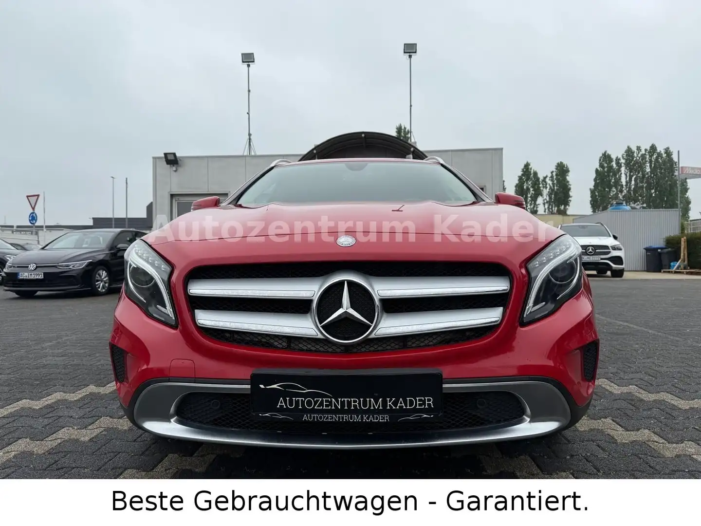 Mercedes-Benz GLA 250 4Matic*LED*Navi*R-Kam*S-Heft*PDC*SHZ* Rot - 1