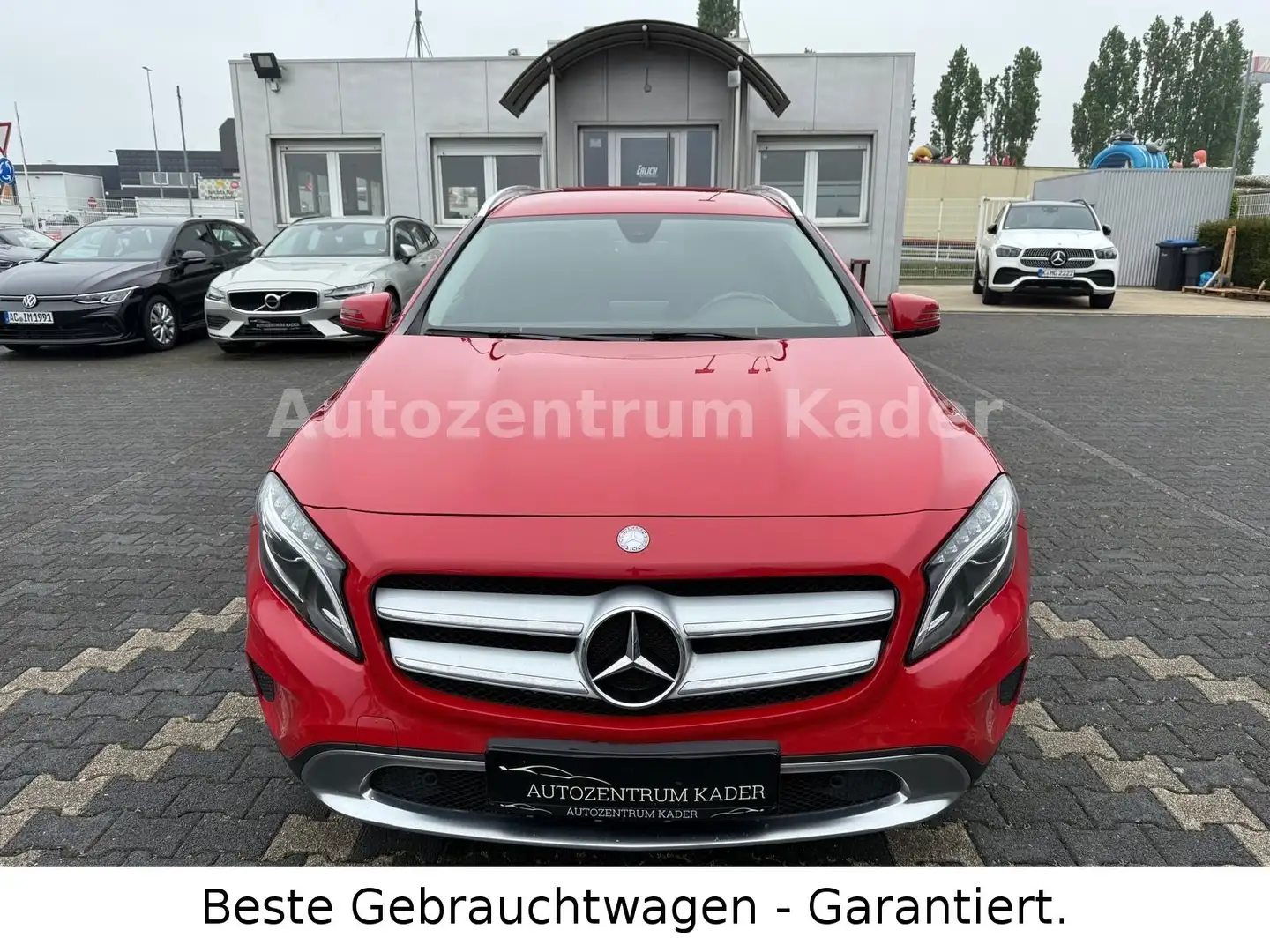 Mercedes-Benz GLA 250 4Matic*LED*Navi*R-Kam*S-Heft*PDC*SHZ* Rot - 2