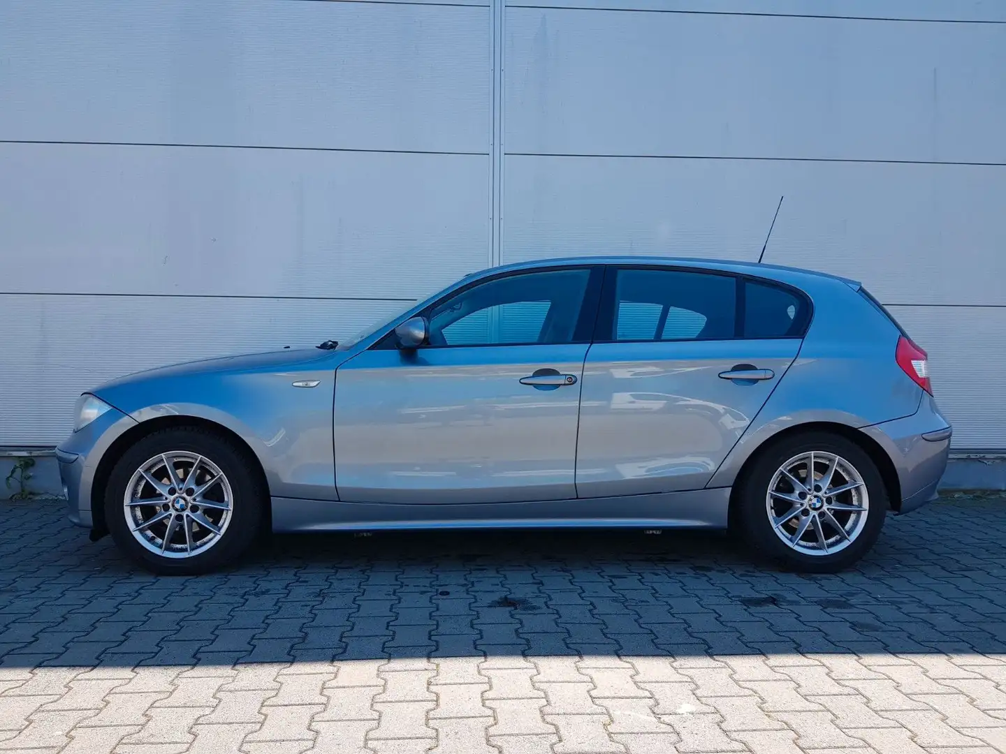 BMW 116 i (Kette macht Geräusche) Blue - 1