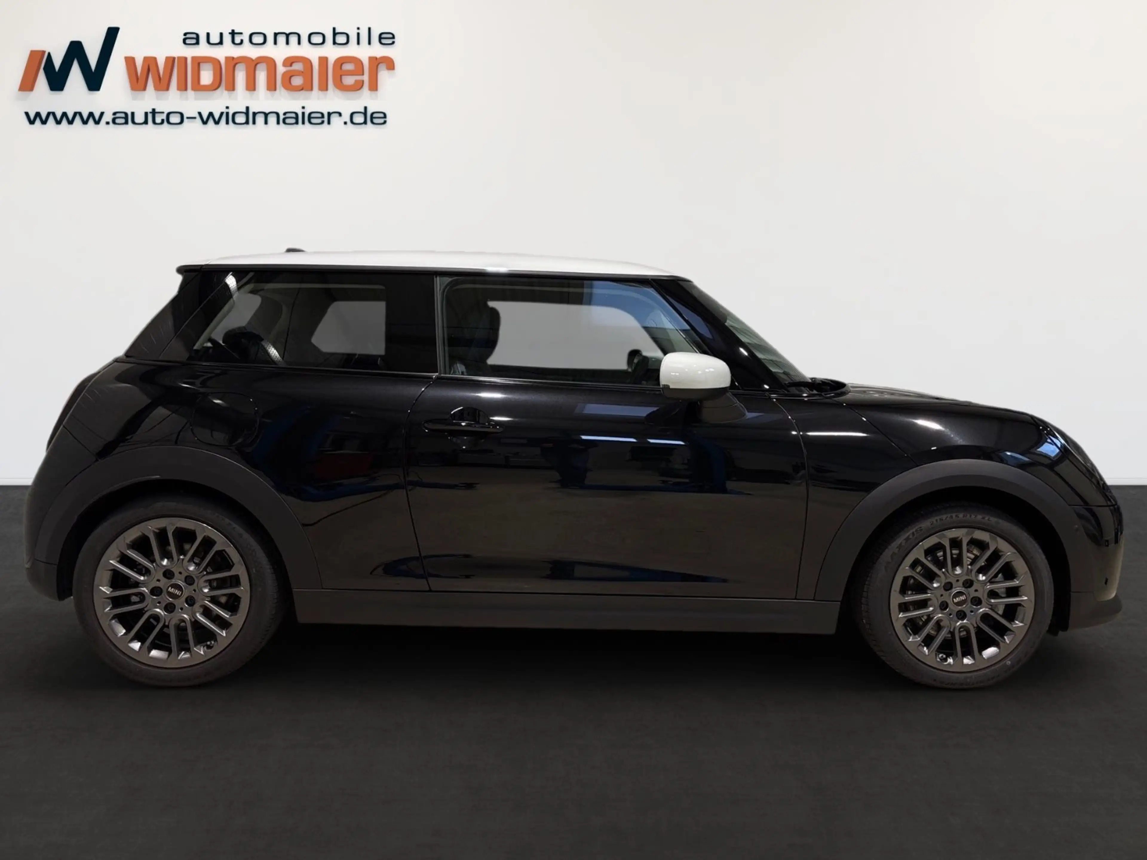 MINI Cooper C 1,5 Steptronic Classic Trim — photo 4