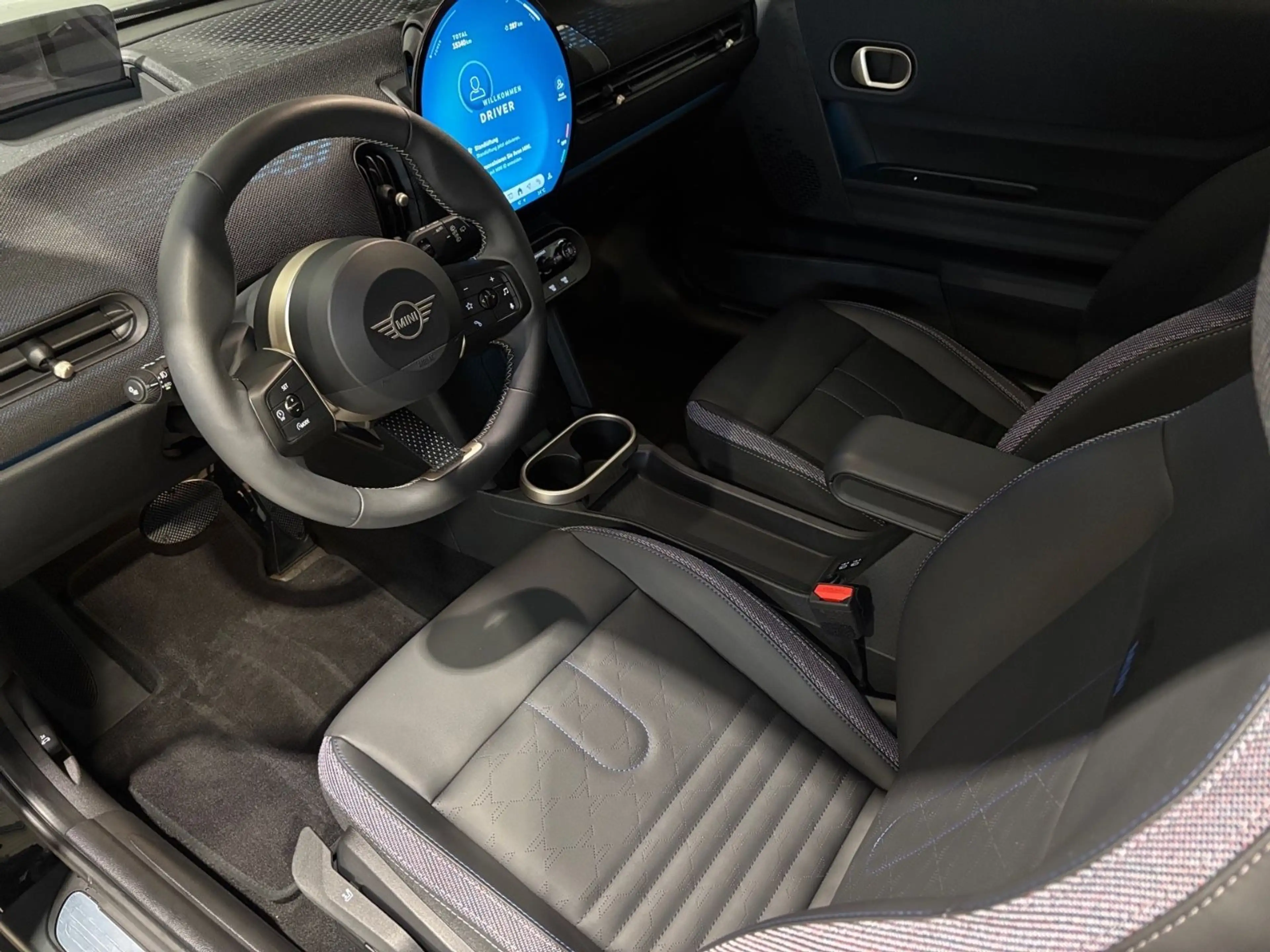 MINI Cooper C 1,5 Steptronic Classic Trim — photo 10
